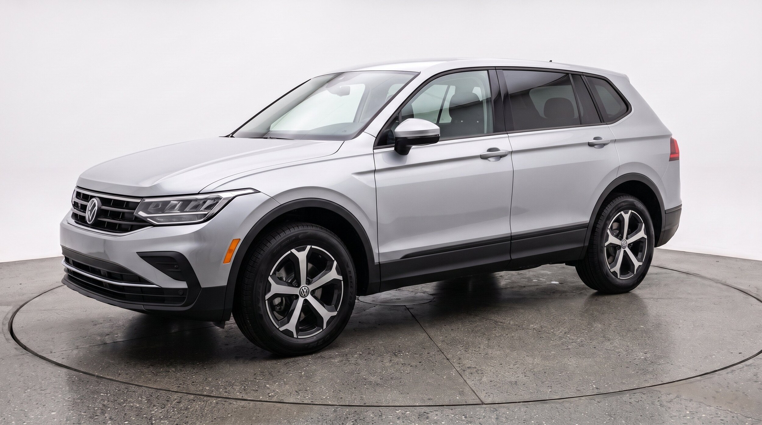 Thumbnail: 2026 Volkswagen Tiguan - 3