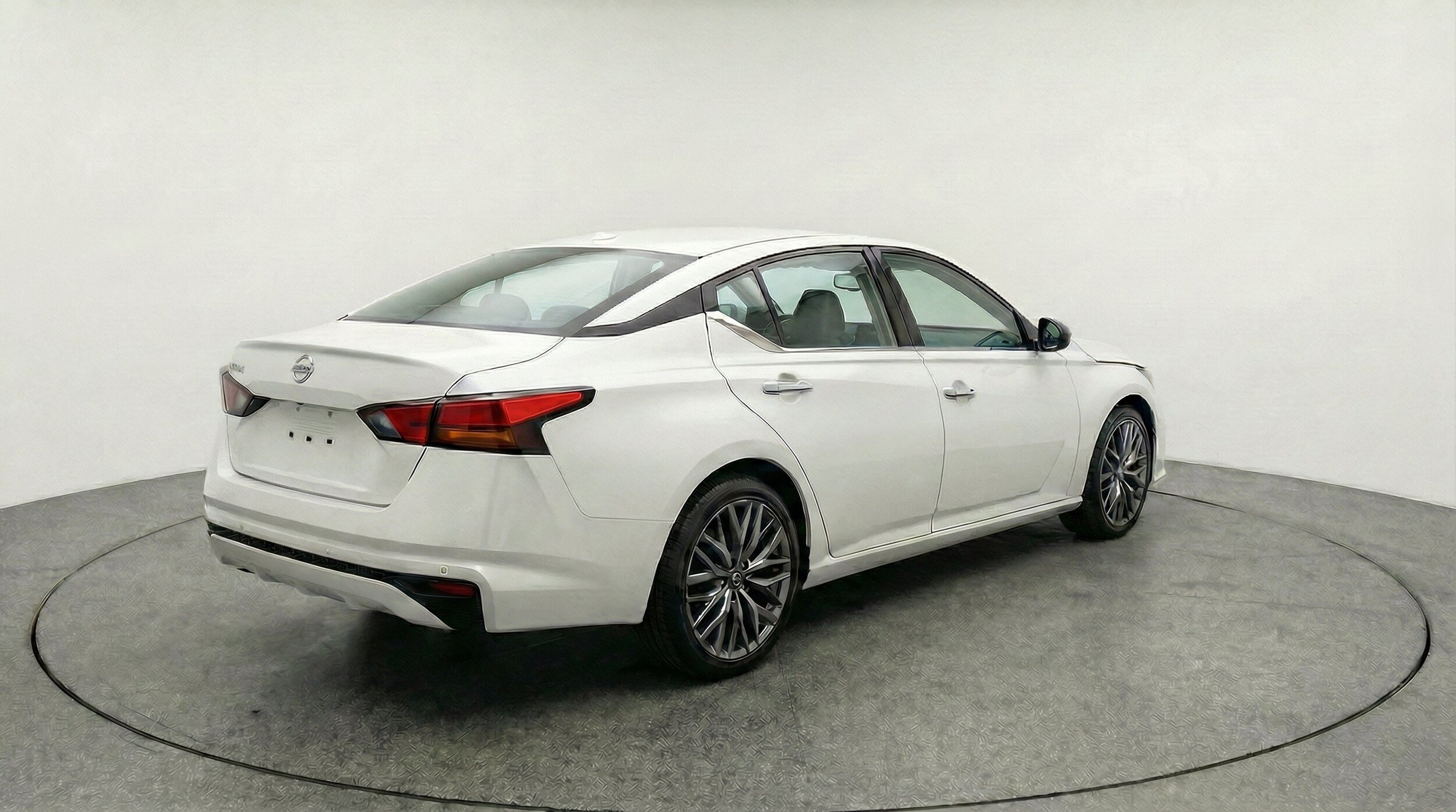 Thumbnail: 2025 Nissan Altima - 9