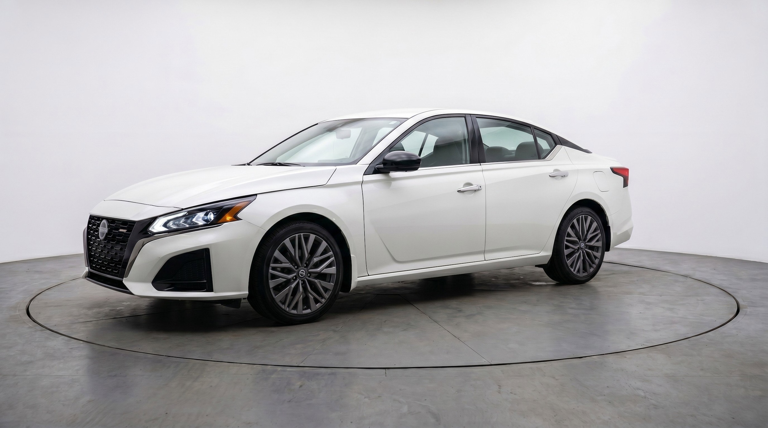 Thumbnail: 2025 Nissan Altima - 3