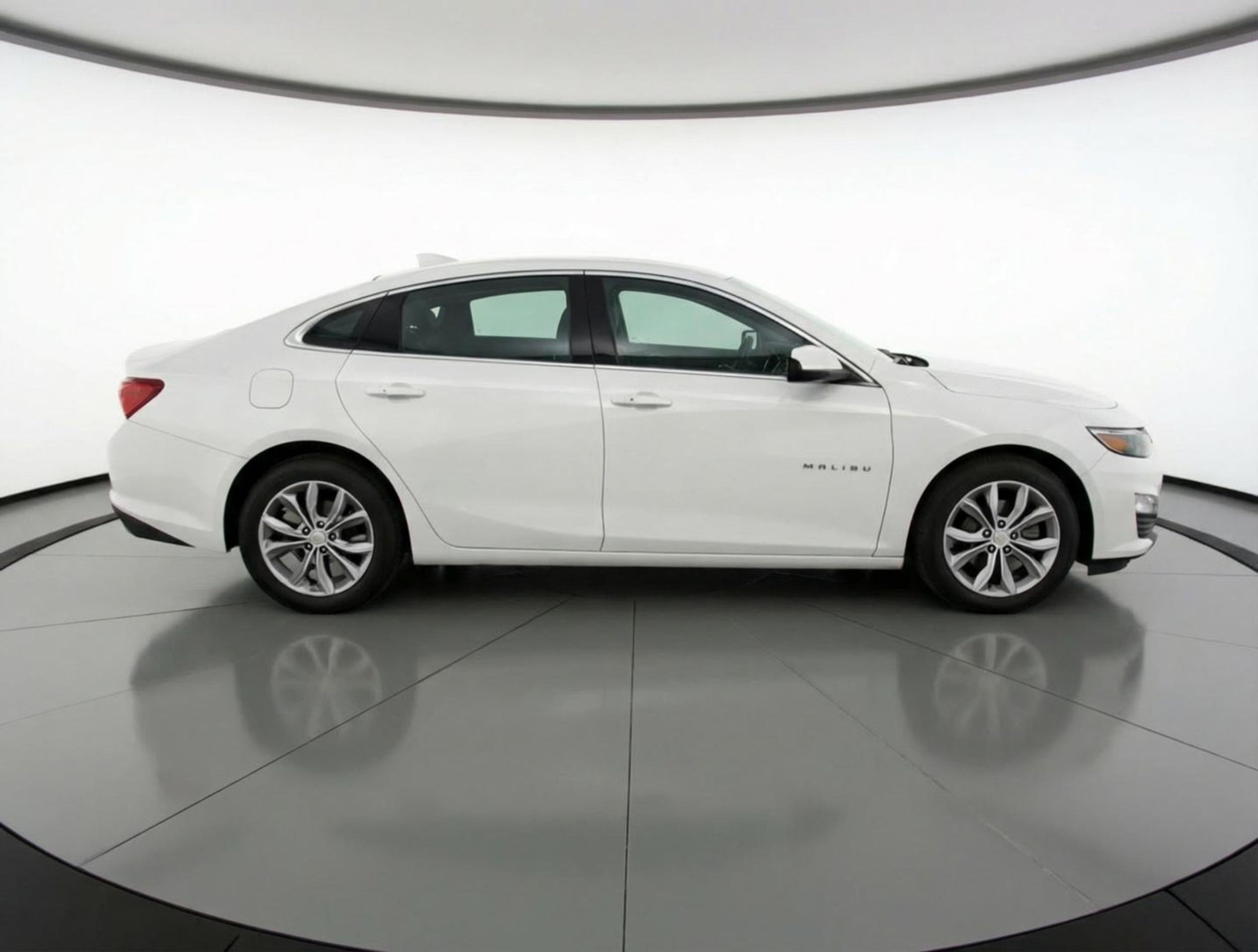 Thumbnail: 2024 Chevrolet Malibu - 8