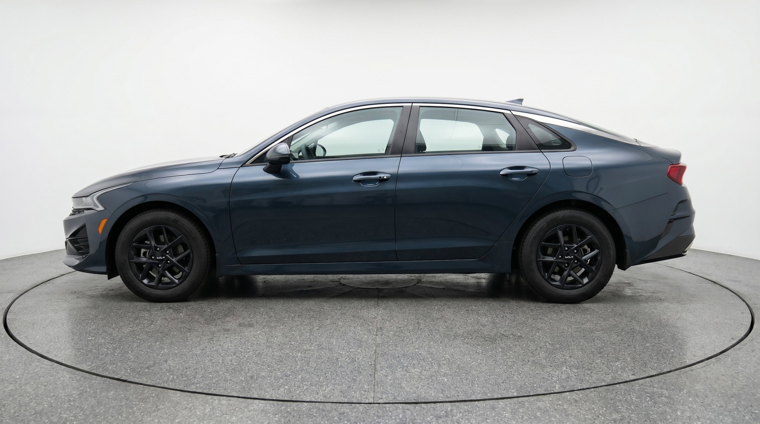 Thumbnail: 2025 Kia K5 - 5