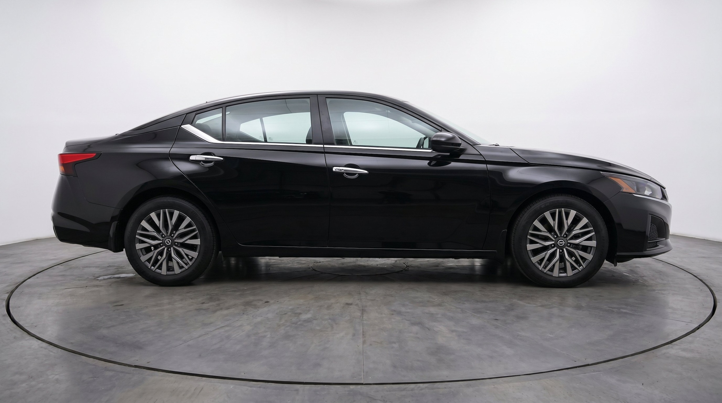 Thumbnail: 2025 Nissan Altima - 10