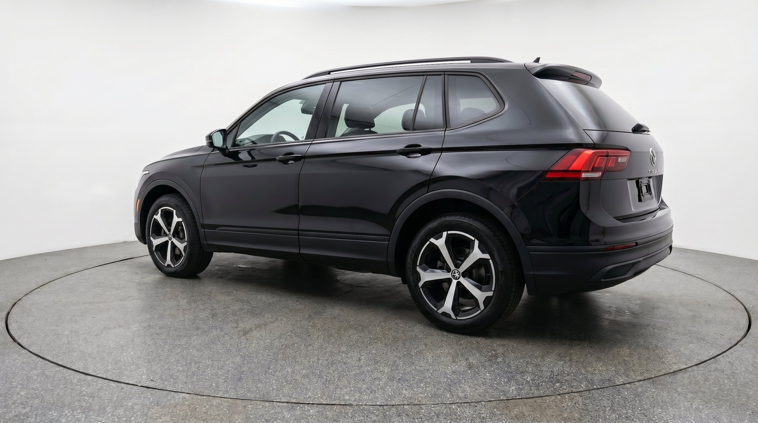 Thumbnail: 2026 Volkswagen Tiguan - 6