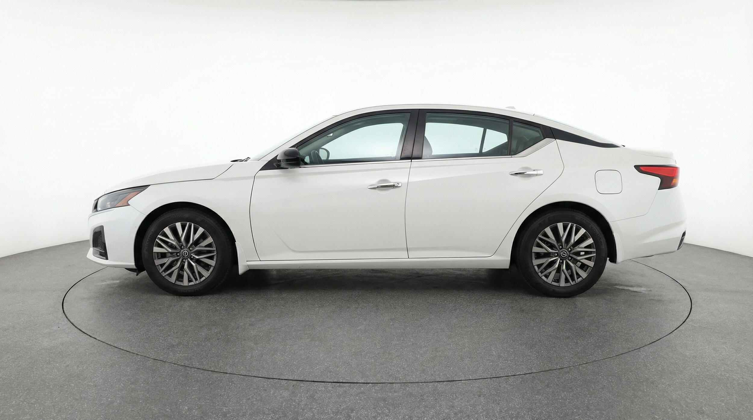 Thumbnail: 2025 Nissan Altima - 4