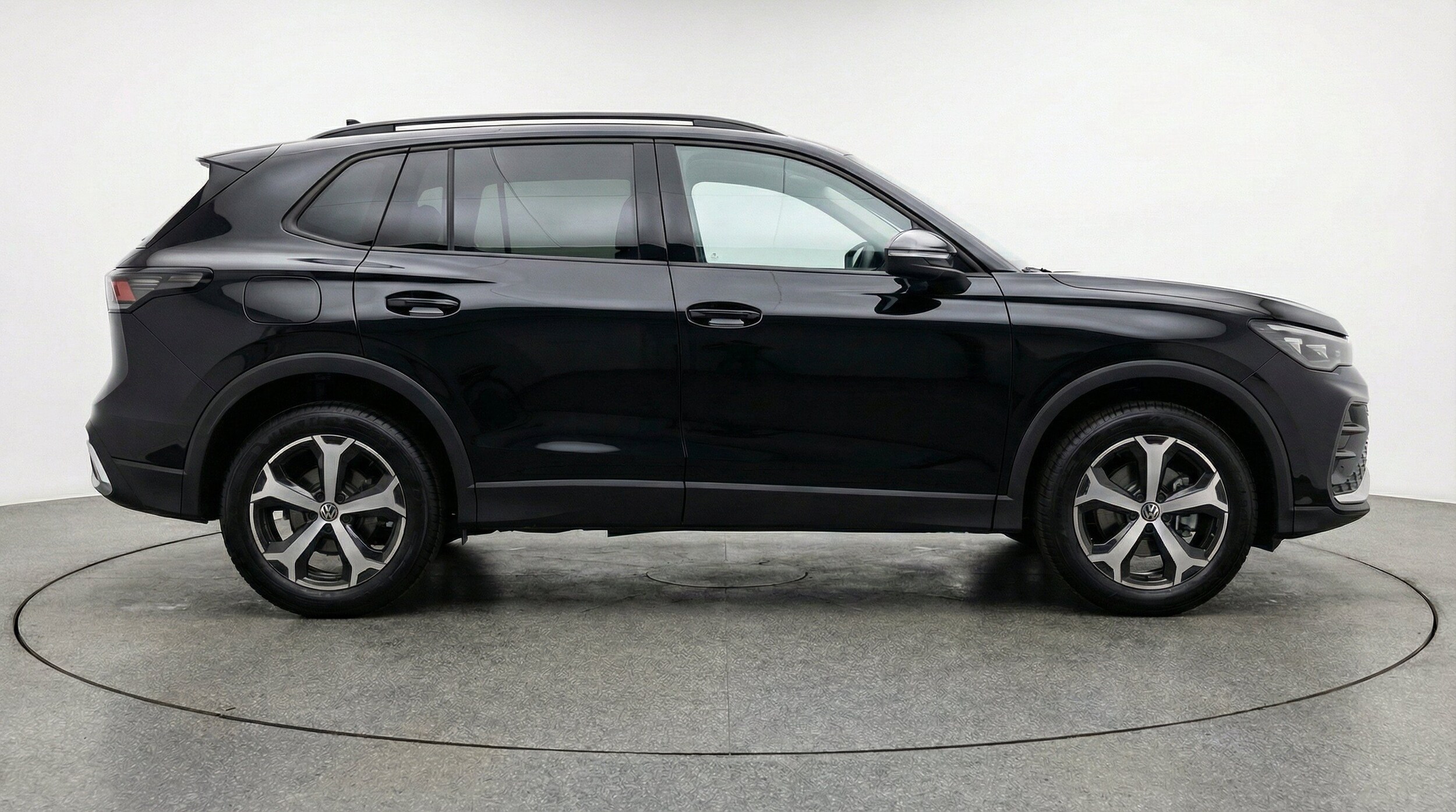 Thumbnail: 2026 Volkswagen Tiguan - 11
