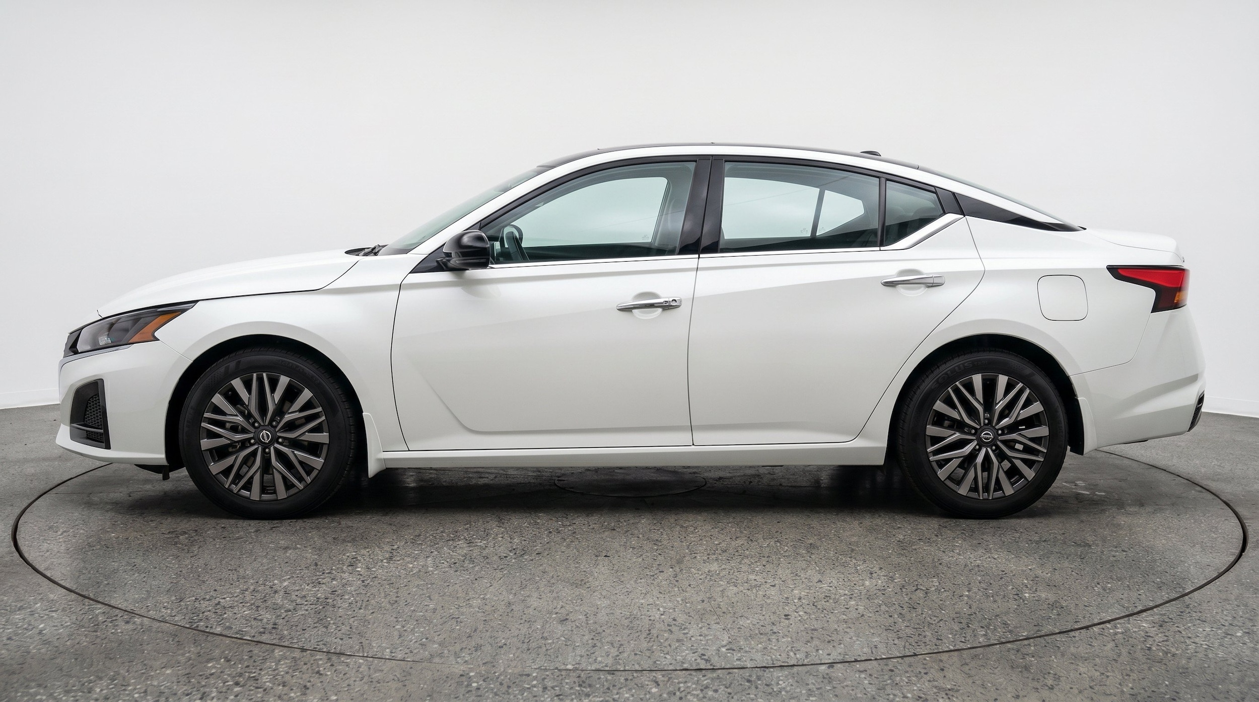 Thumbnail: 2025 Nissan Altima - 5