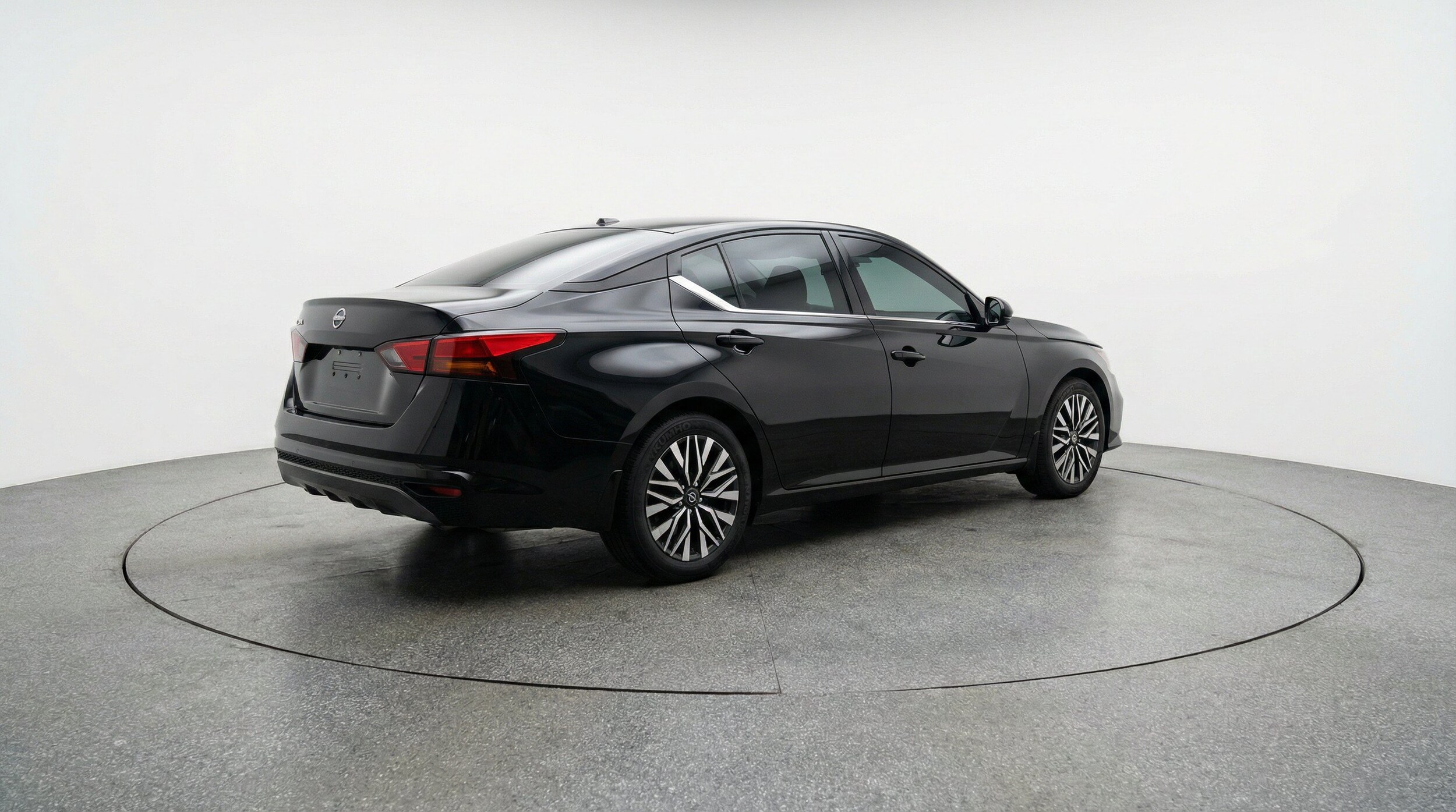 Thumbnail: 2025 Nissan Altima - 9