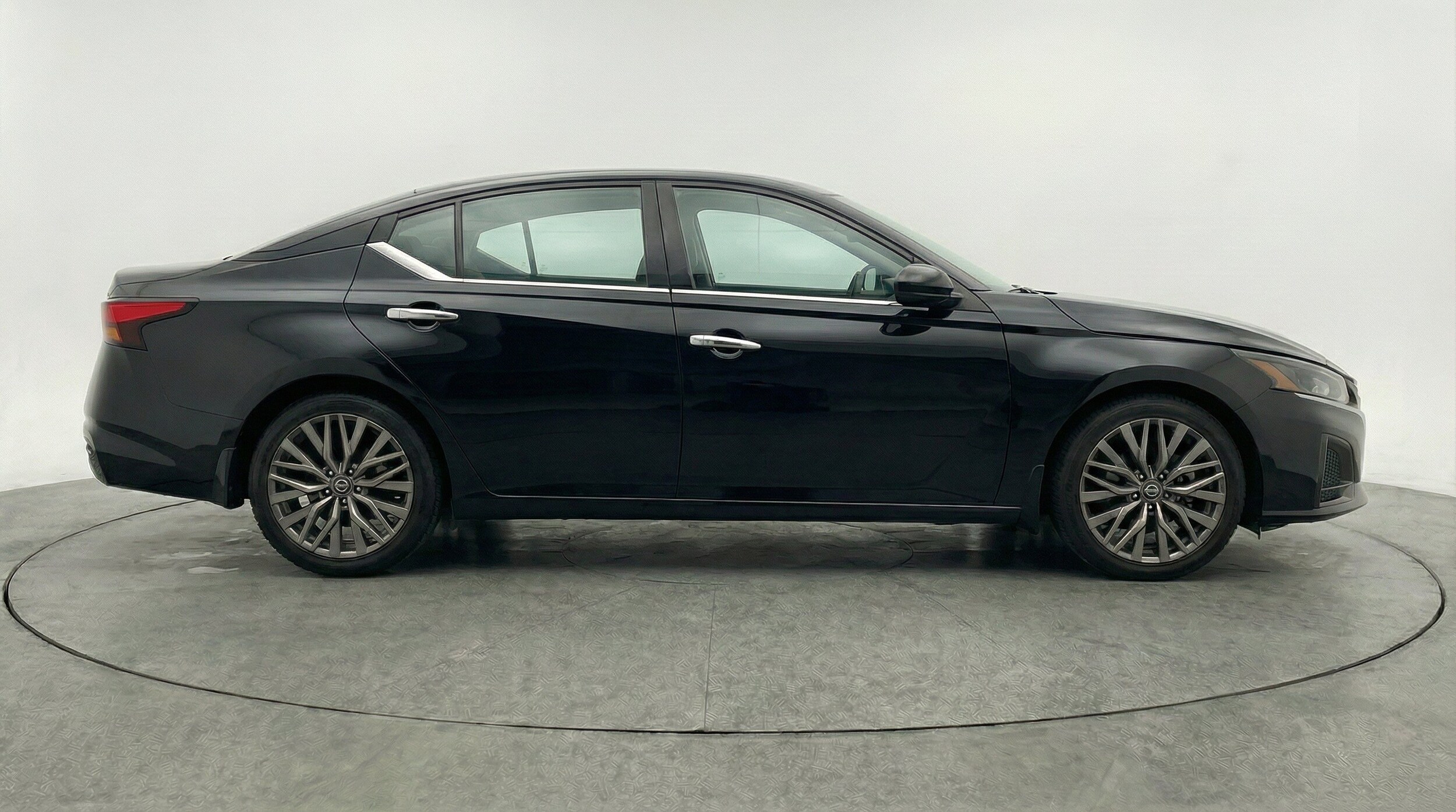 Thumbnail: 2025 Nissan Altima - 10