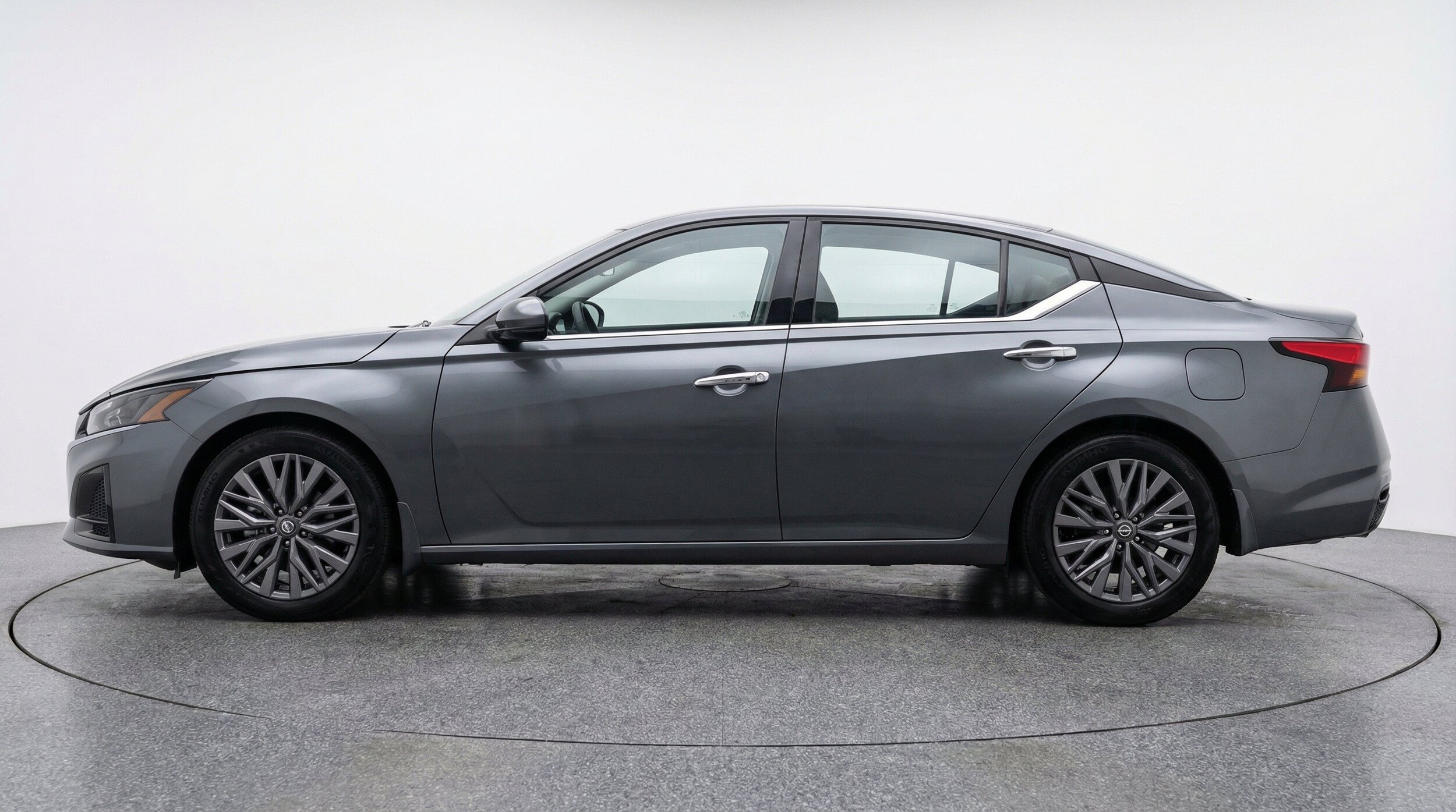 Thumbnail: 2025 Nissan Altima - 5