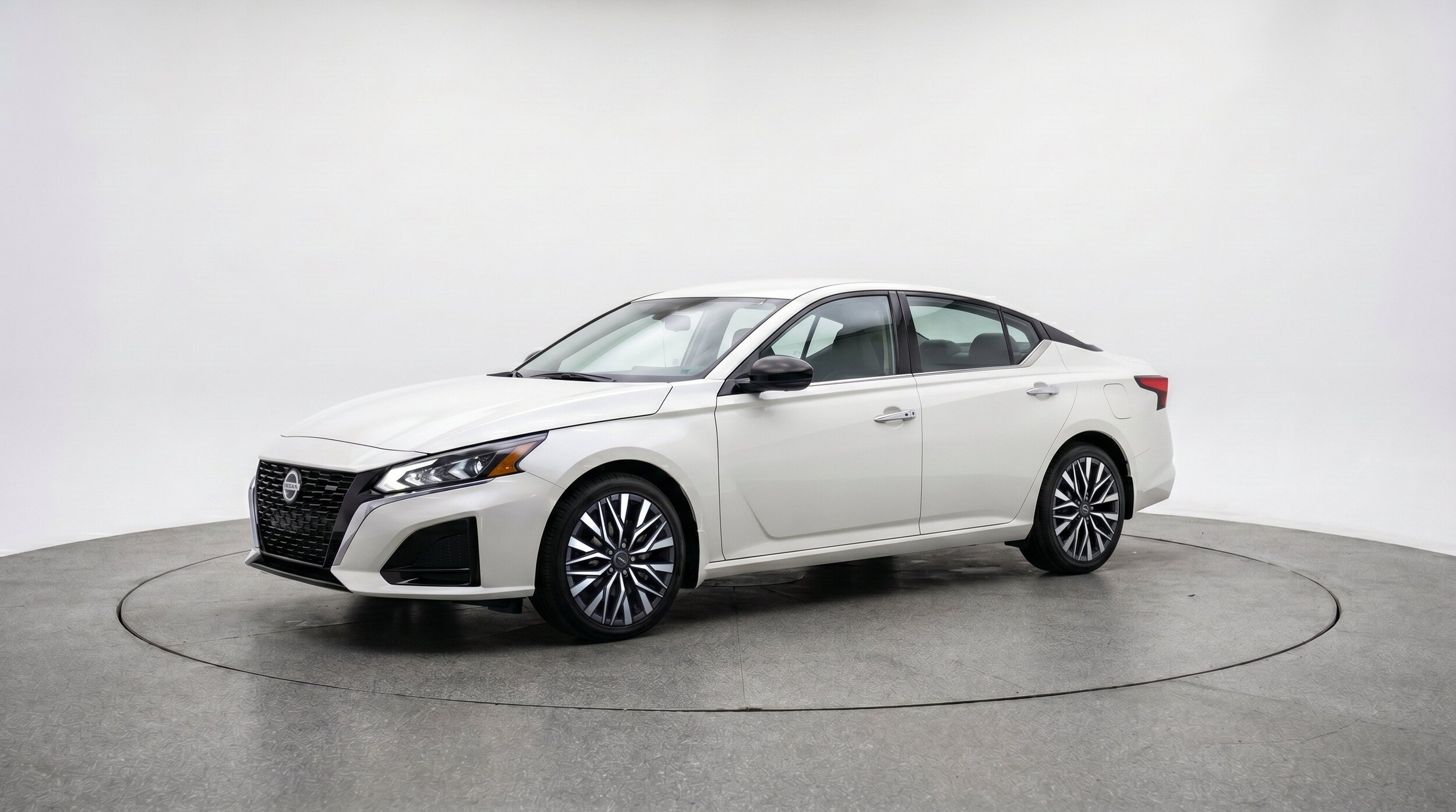 Thumbnail: 2025 Nissan Altima - 3