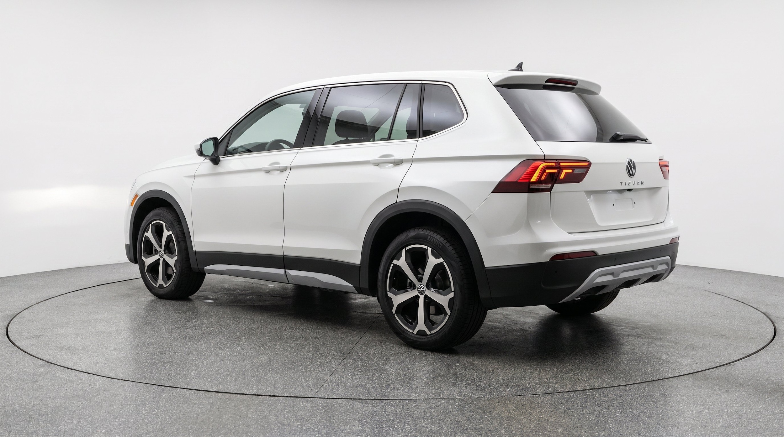 Thumbnail: 2026 Volkswagen Tiguan - 6