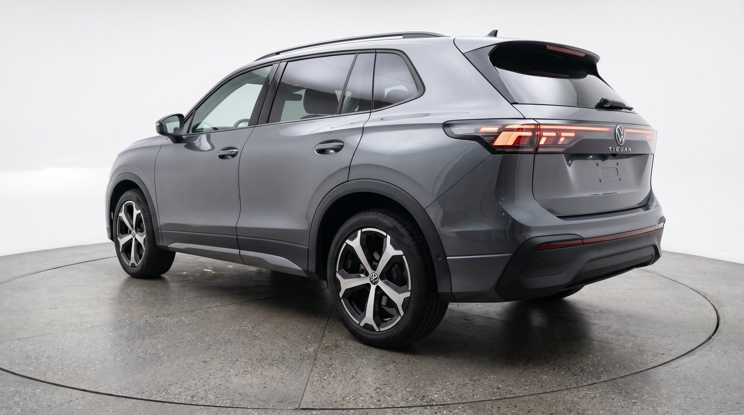 Thumbnail: 2026 Volkswagen Tiguan - 6
