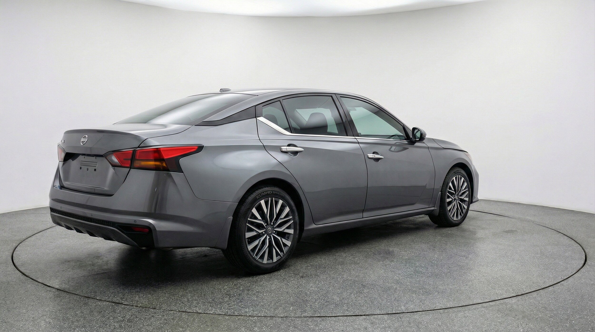 Thumbnail: 2025 Nissan Altima - 9