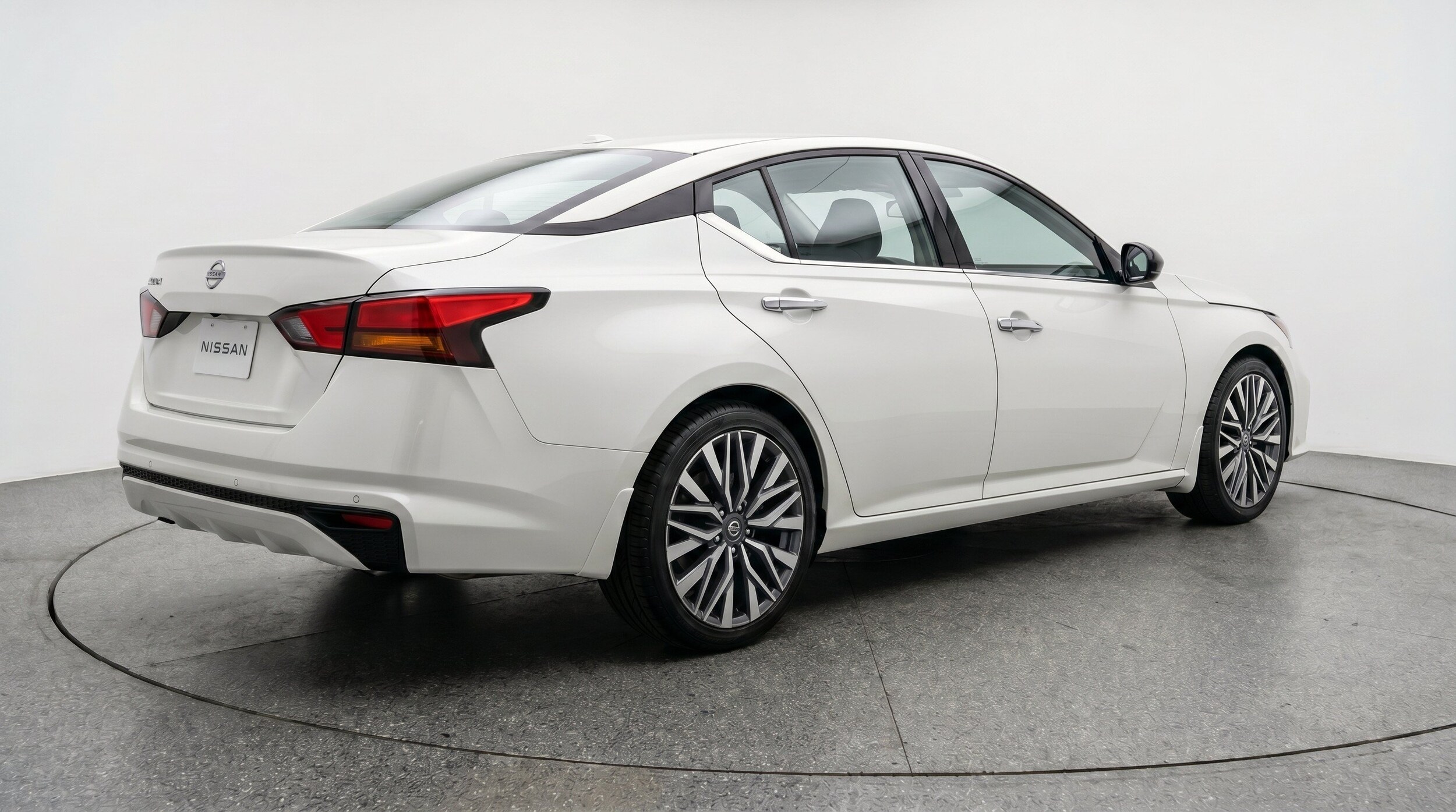 Thumbnail: 2025 Nissan Altima - 9