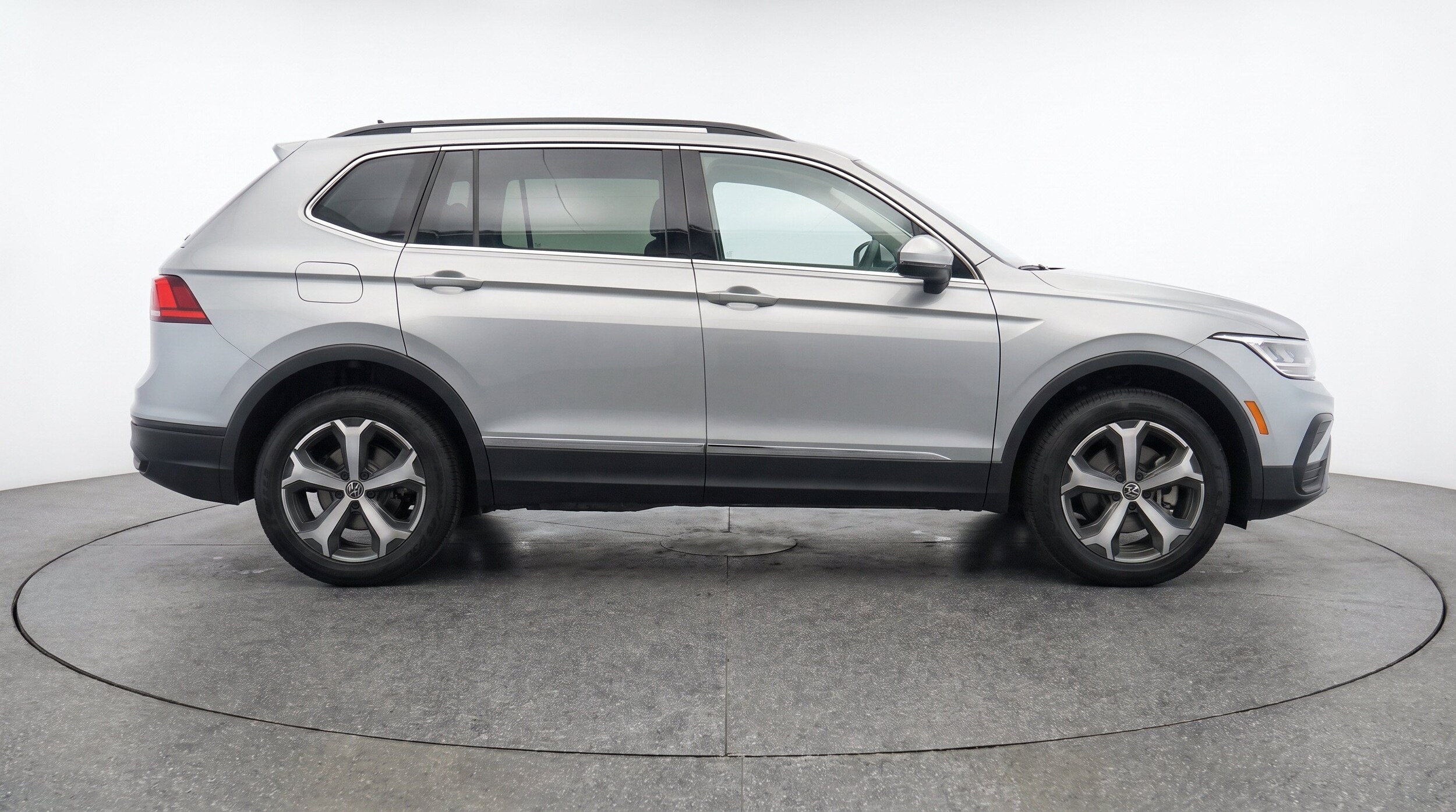 Thumbnail: 2026 Volkswagen Tiguan - 10