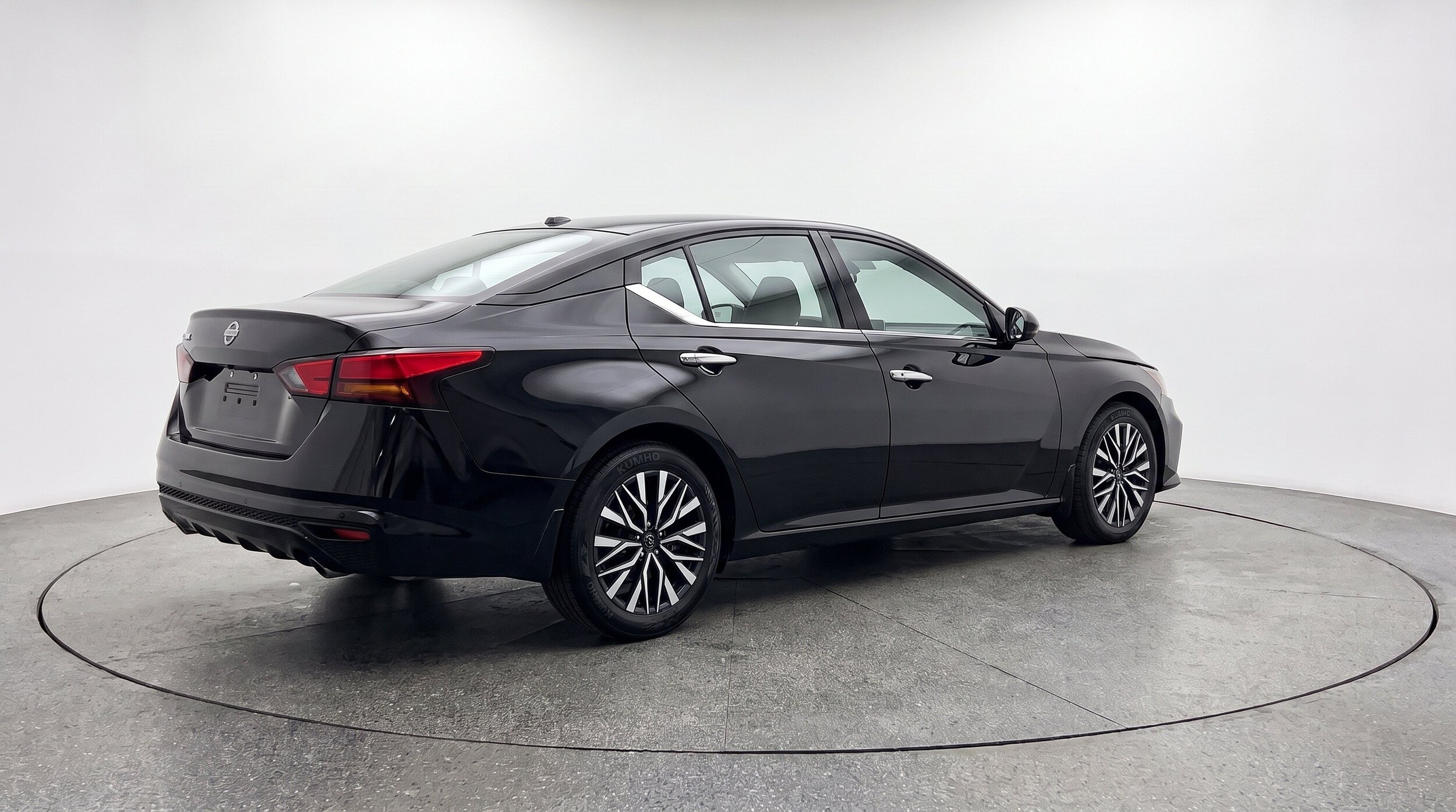 Thumbnail: 2025 Nissan Altima - 9