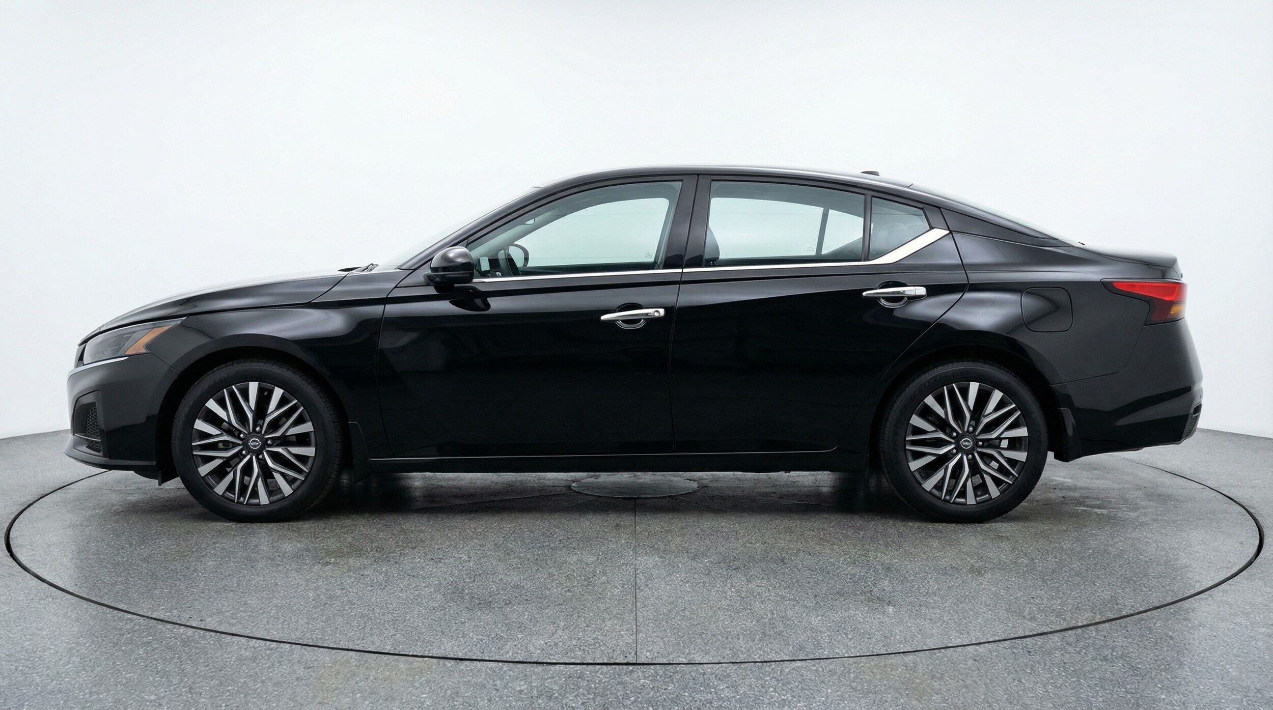 Thumbnail: 2025 Nissan Altima - 4