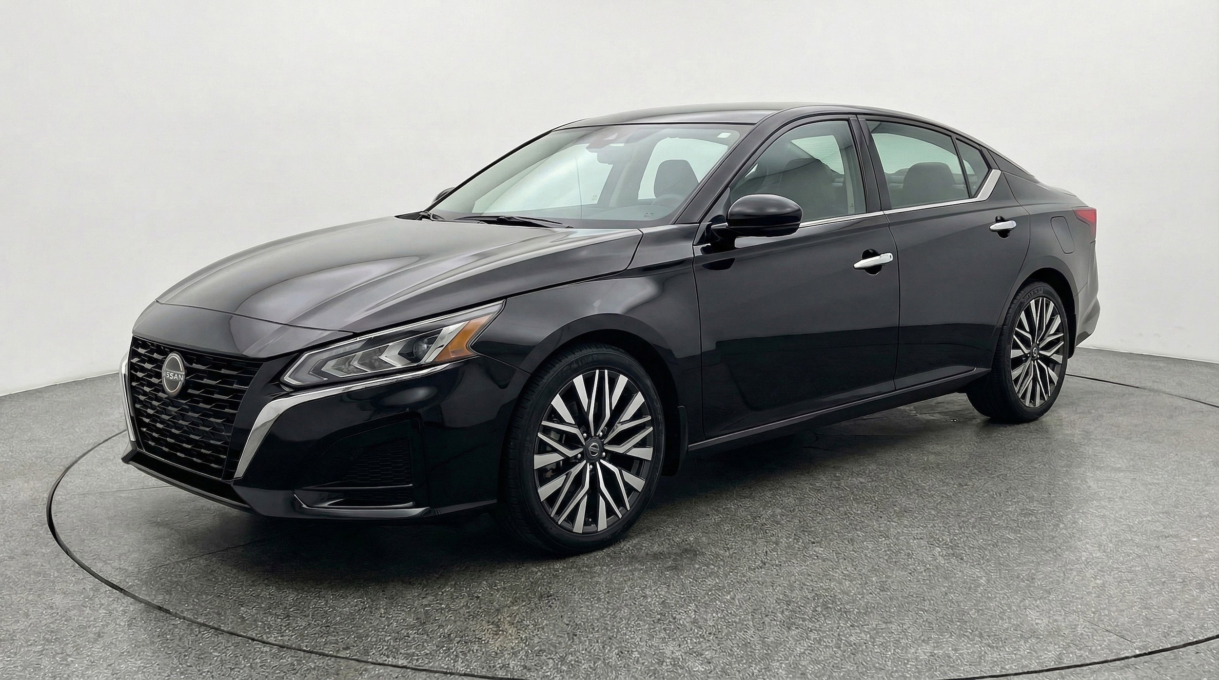 Thumbnail: 2025 Nissan Altima - 3