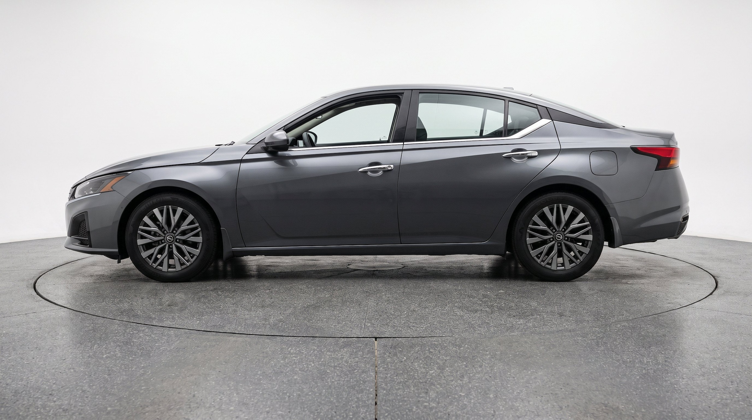 Thumbnail: 2025 Nissan Altima - 5