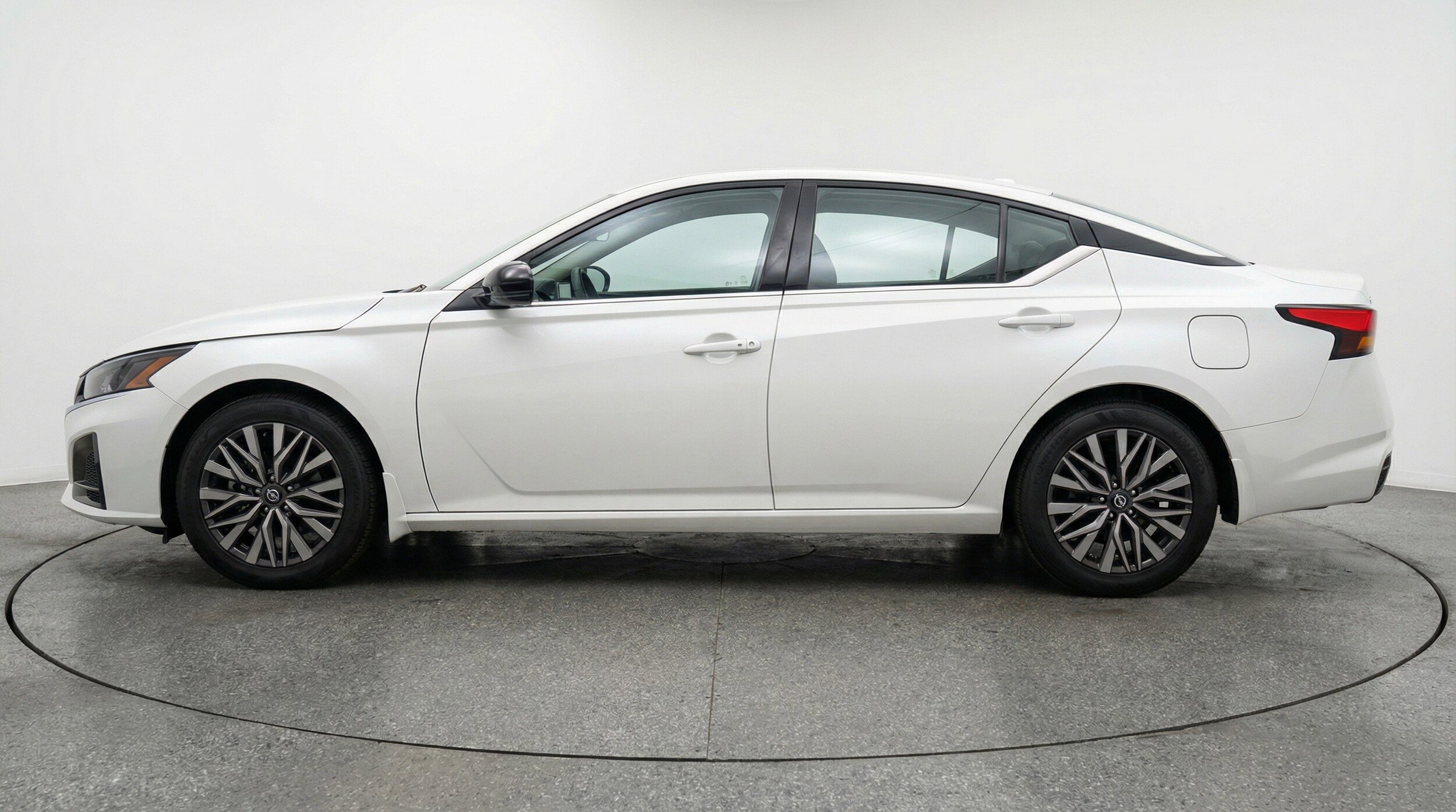 Thumbnail: 2025 Nissan Altima - 5