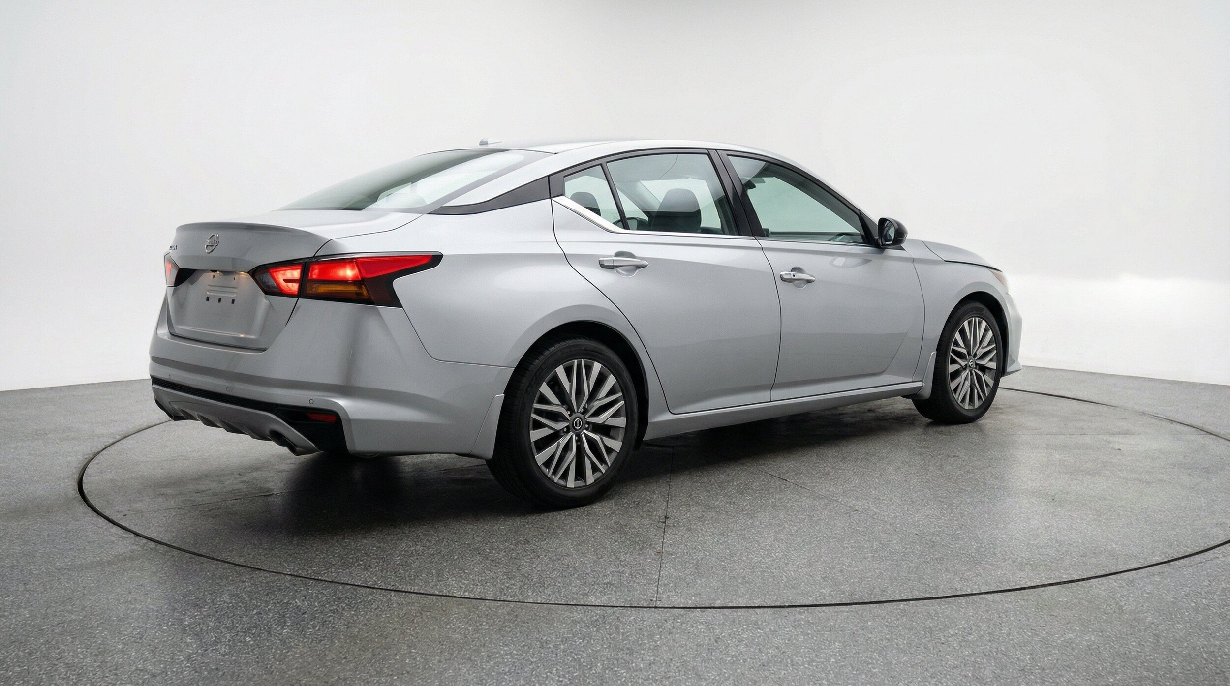 Thumbnail: 2025 Nissan Altima - 9
