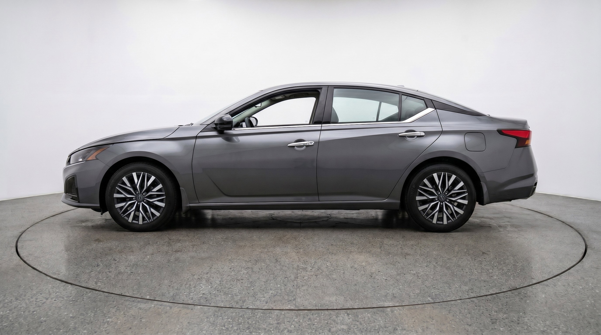 Thumbnail: 2025 Nissan Altima - 5