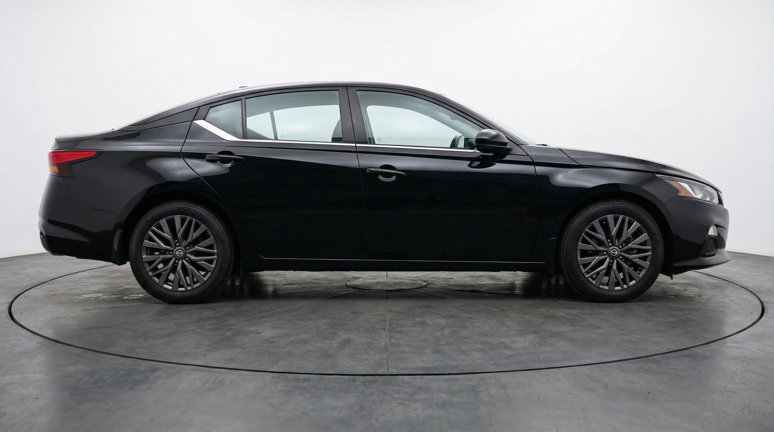 Thumbnail: 2025 Nissan Altima - 10
