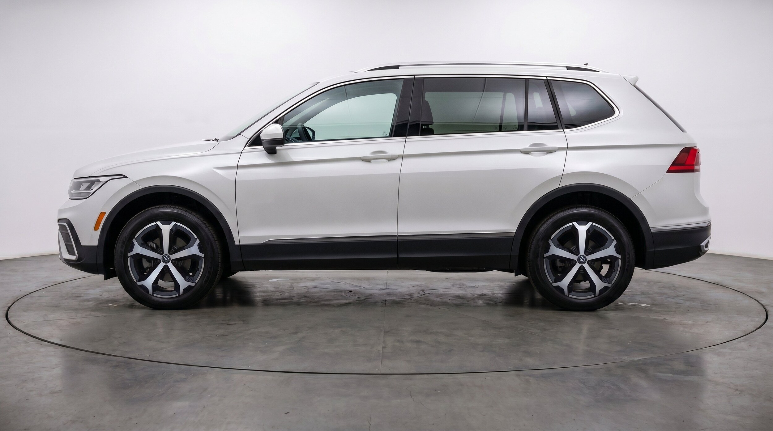 Thumbnail: 2026 Volkswagen Tiguan - 5