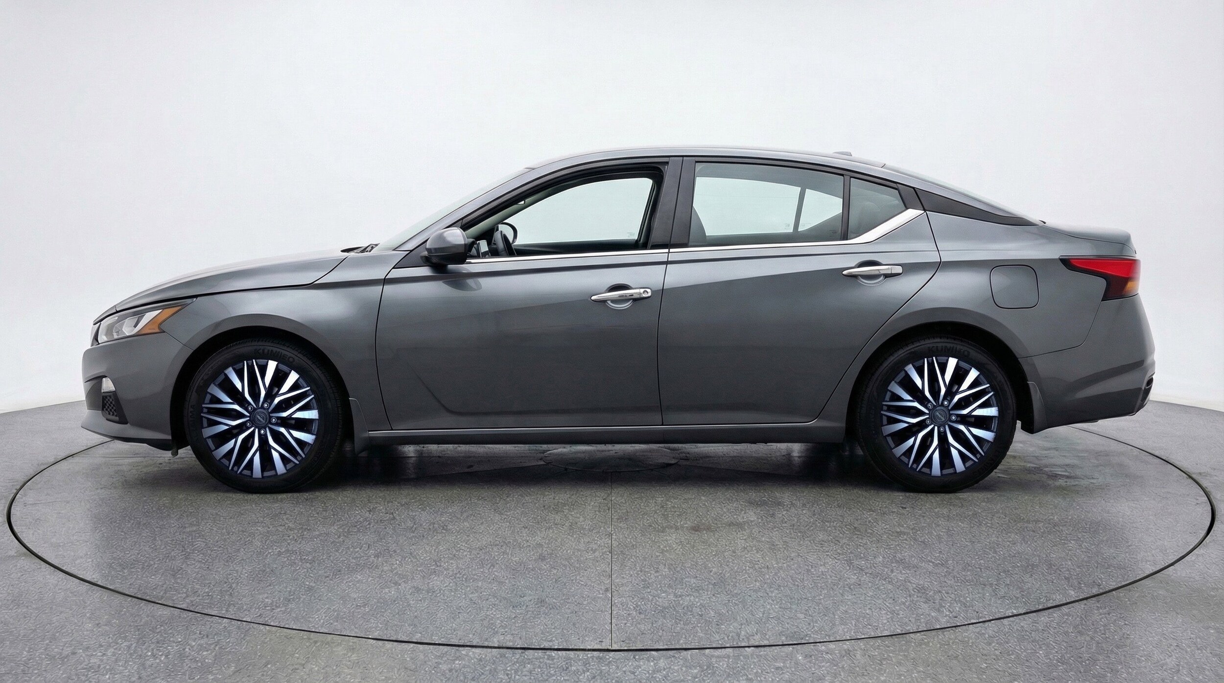 Thumbnail: 2025 Nissan Altima - 5