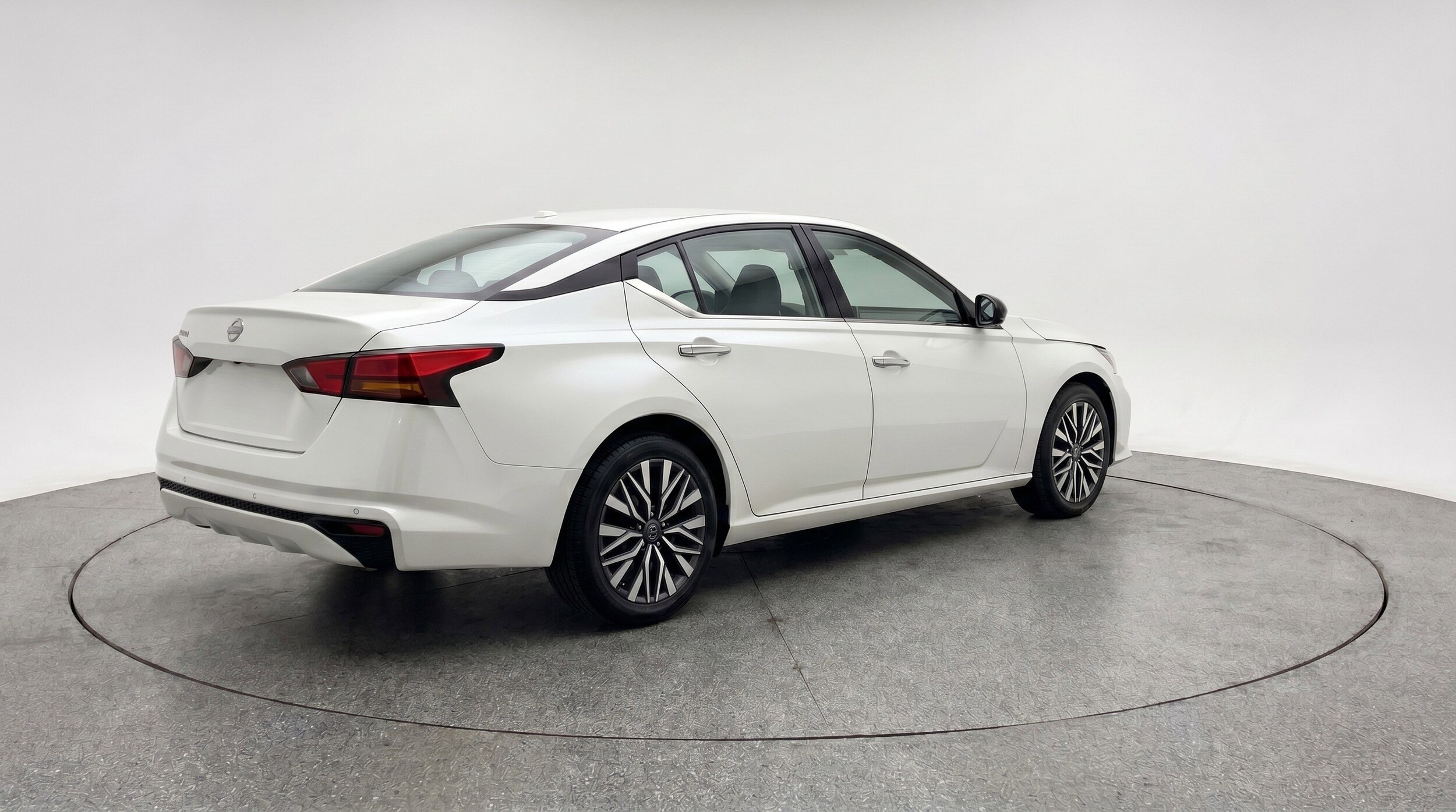 Thumbnail: 2025 Nissan Altima - 9