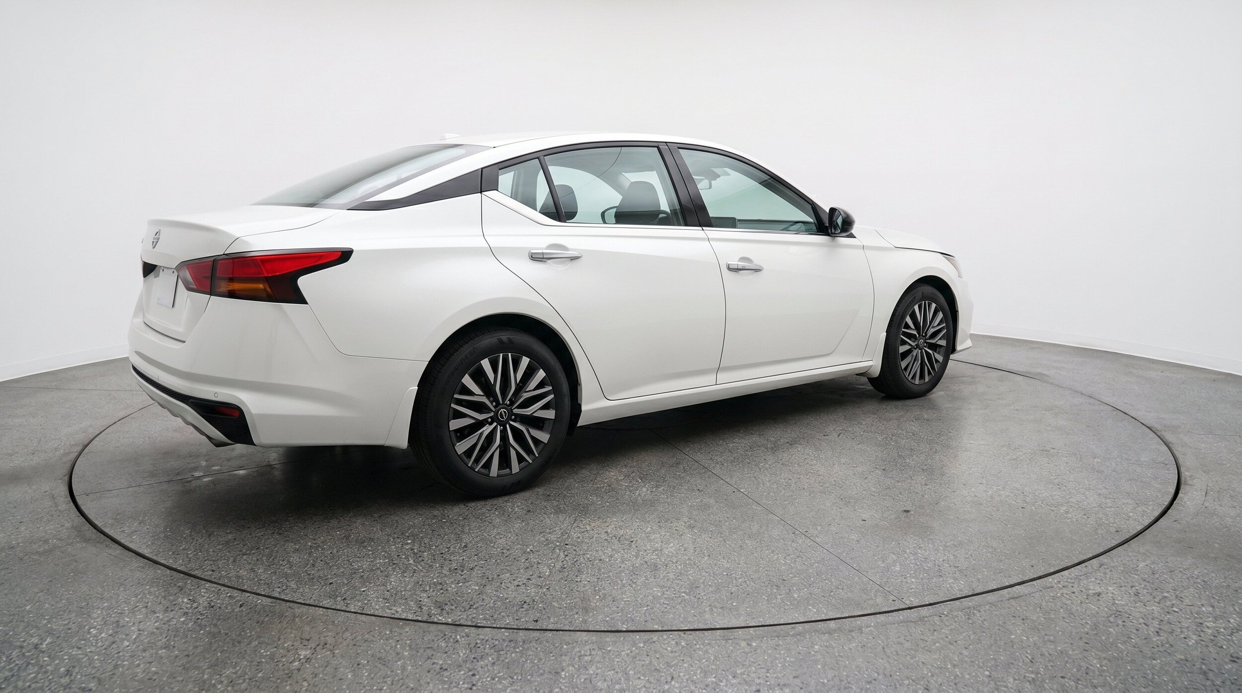 Thumbnail: 2025 Nissan Altima - 9