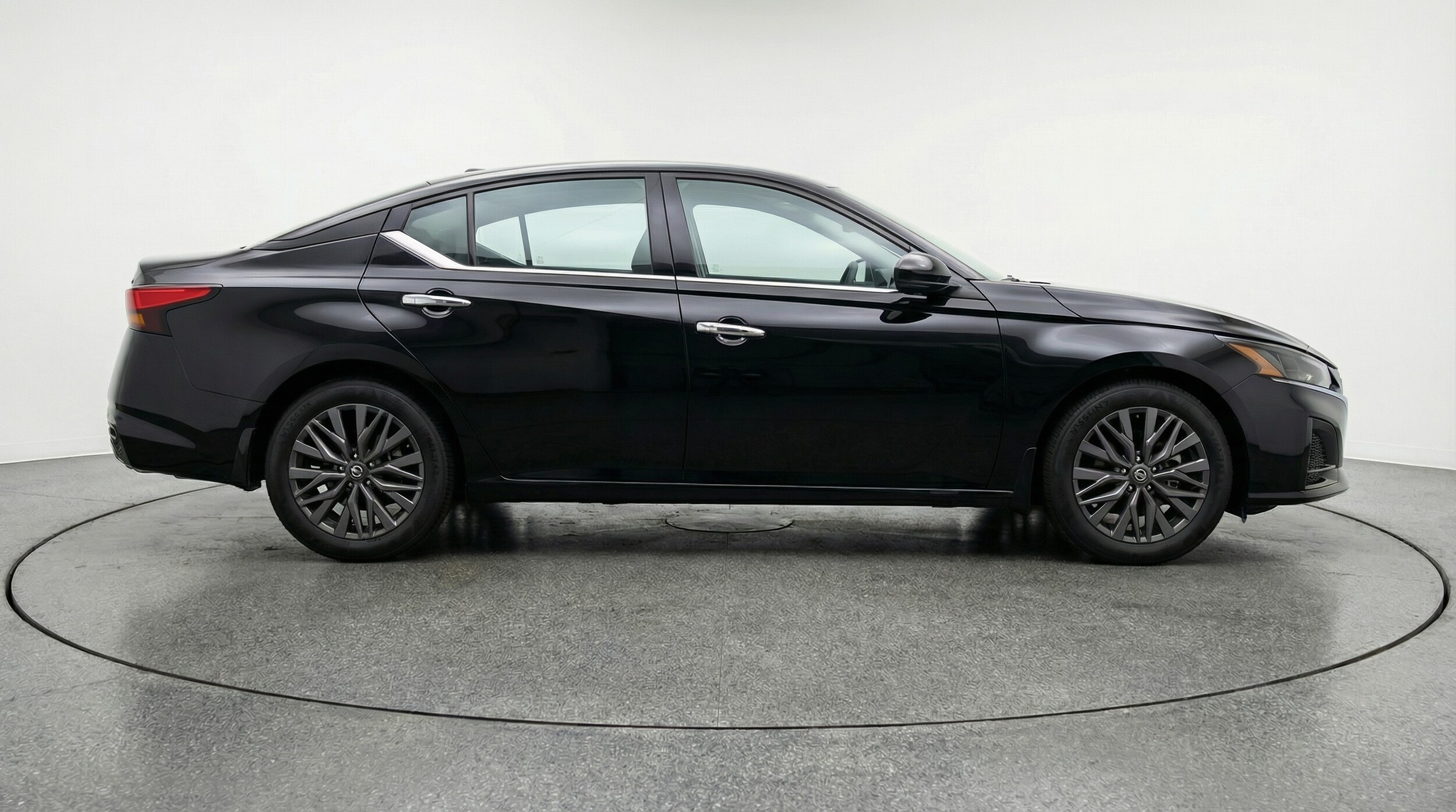 Thumbnail: 2025 Nissan Altima - 8