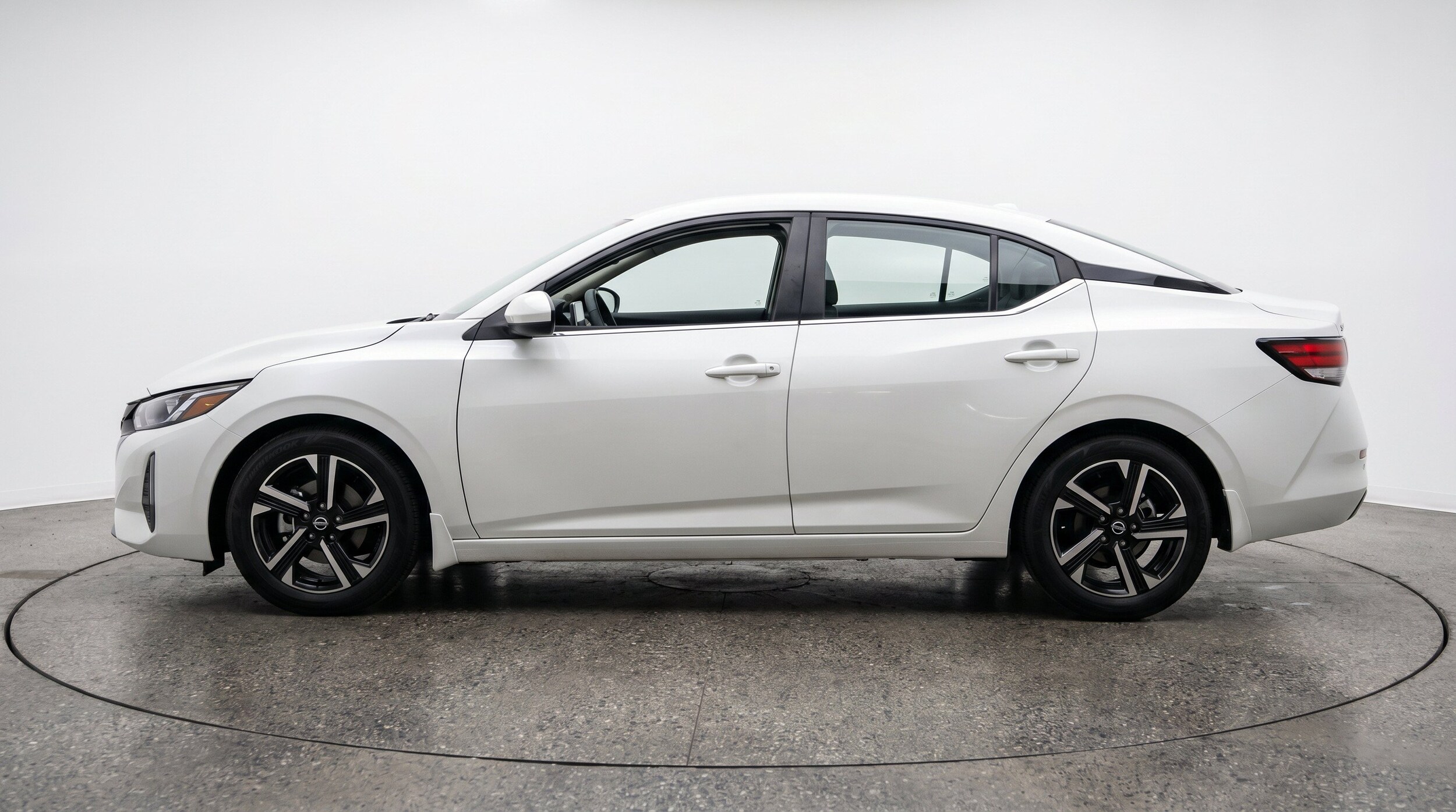 Thumbnail: 2025 Nissan Sentra - 5
