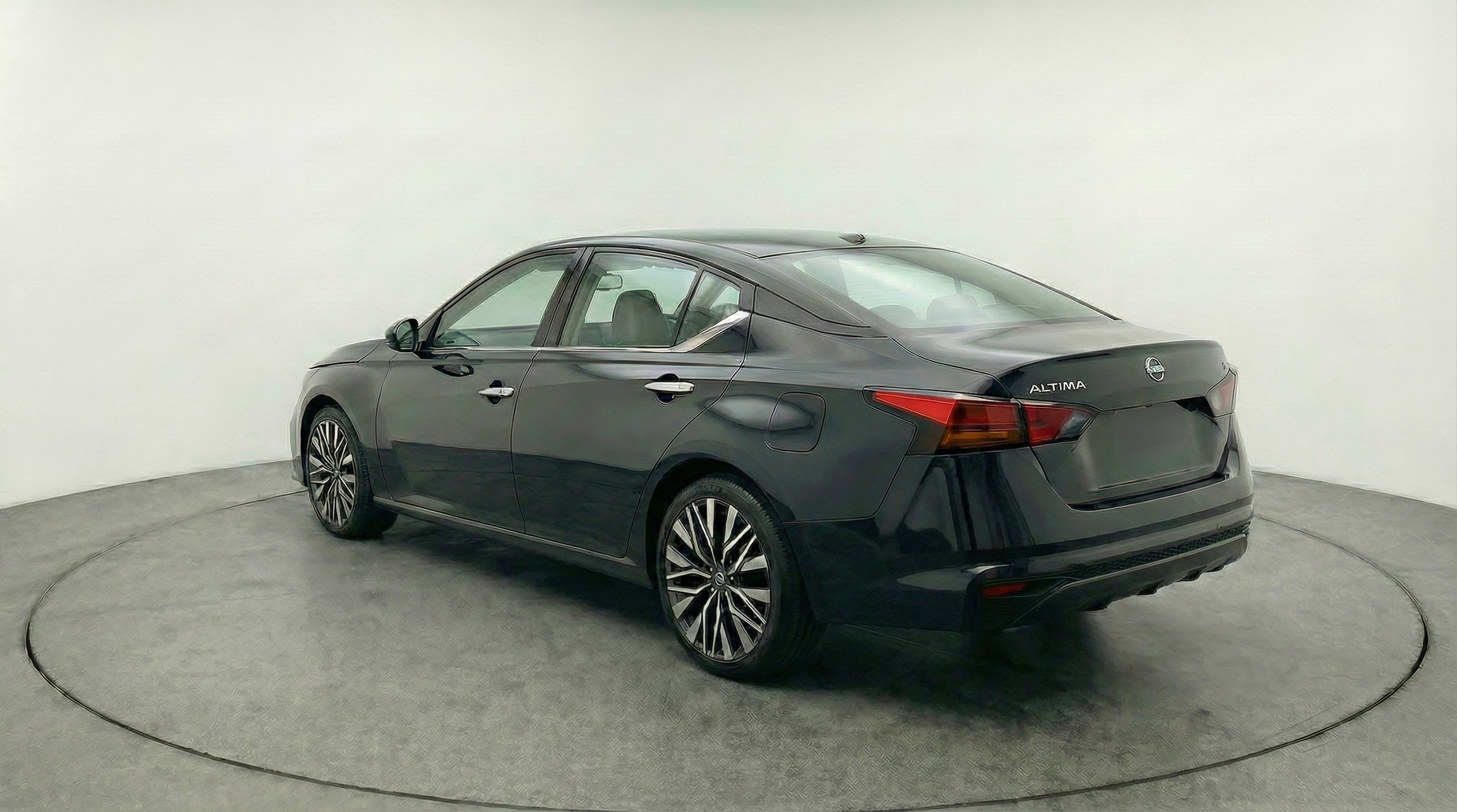 Thumbnail: 2025 Nissan Altima - 5