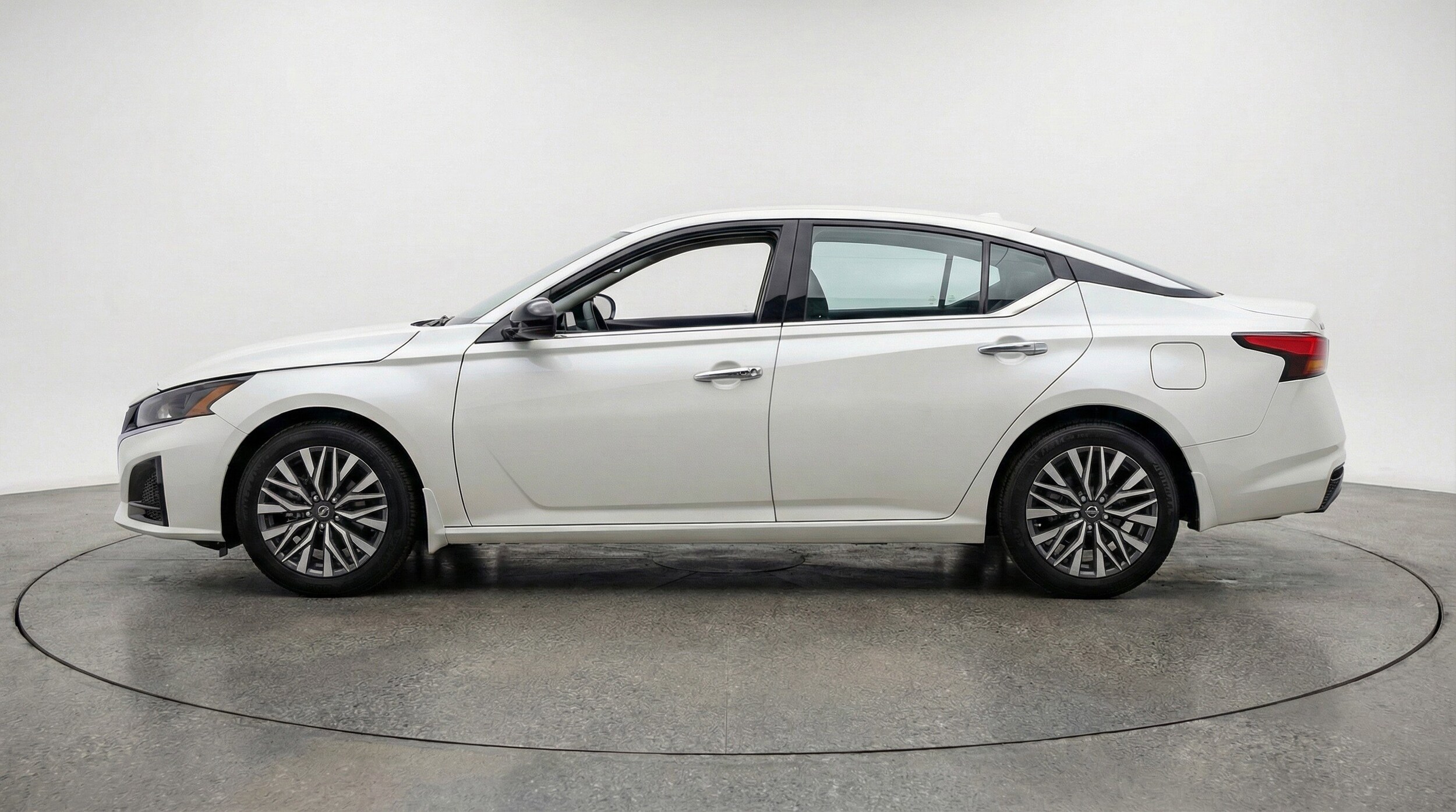 Thumbnail: 2025 Nissan Altima - 5