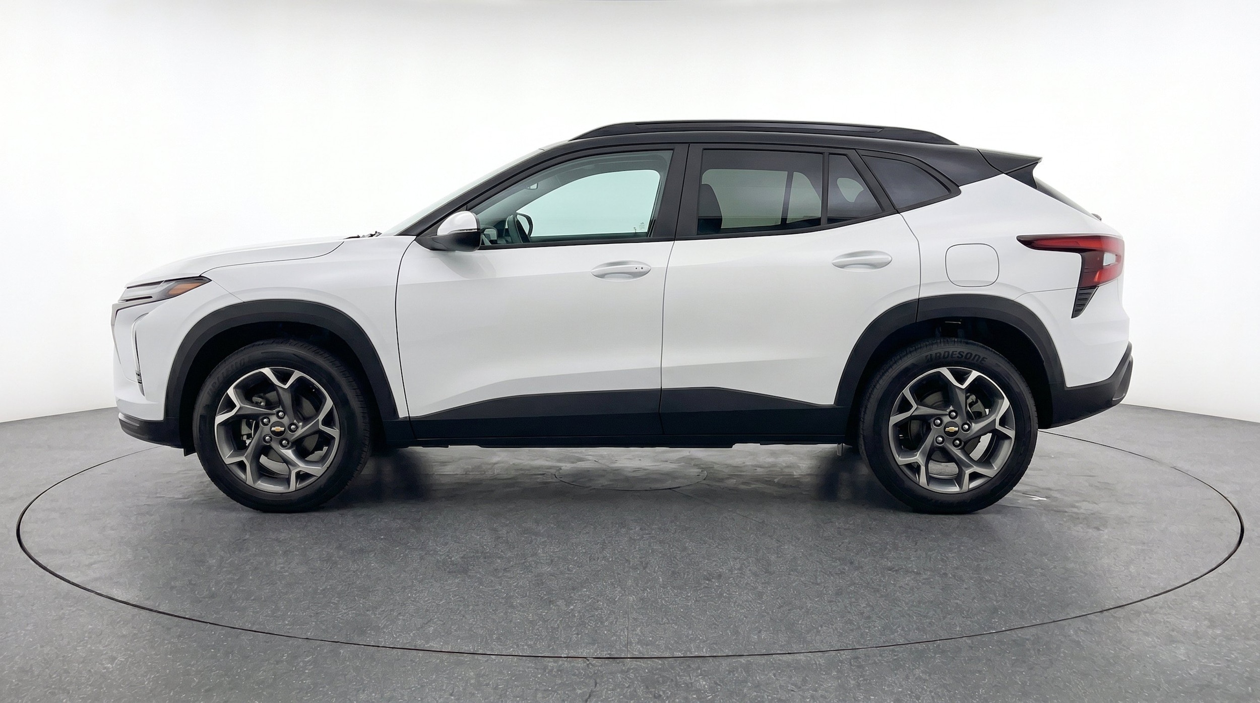 Thumbnail: 2025 Chevrolet Trax - 5
