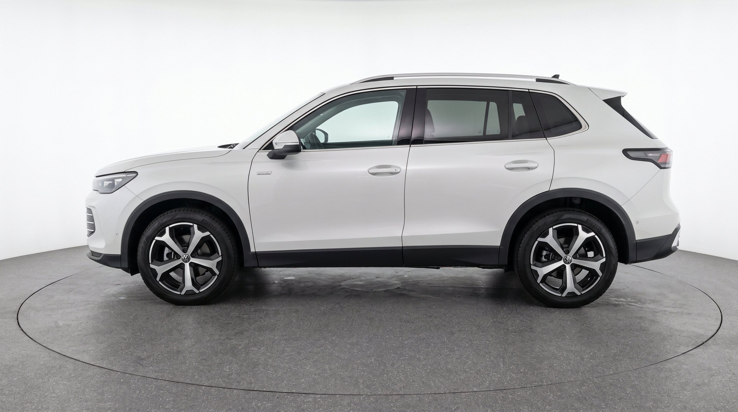 Thumbnail: 2026 Volkswagen Tiguan - 5
