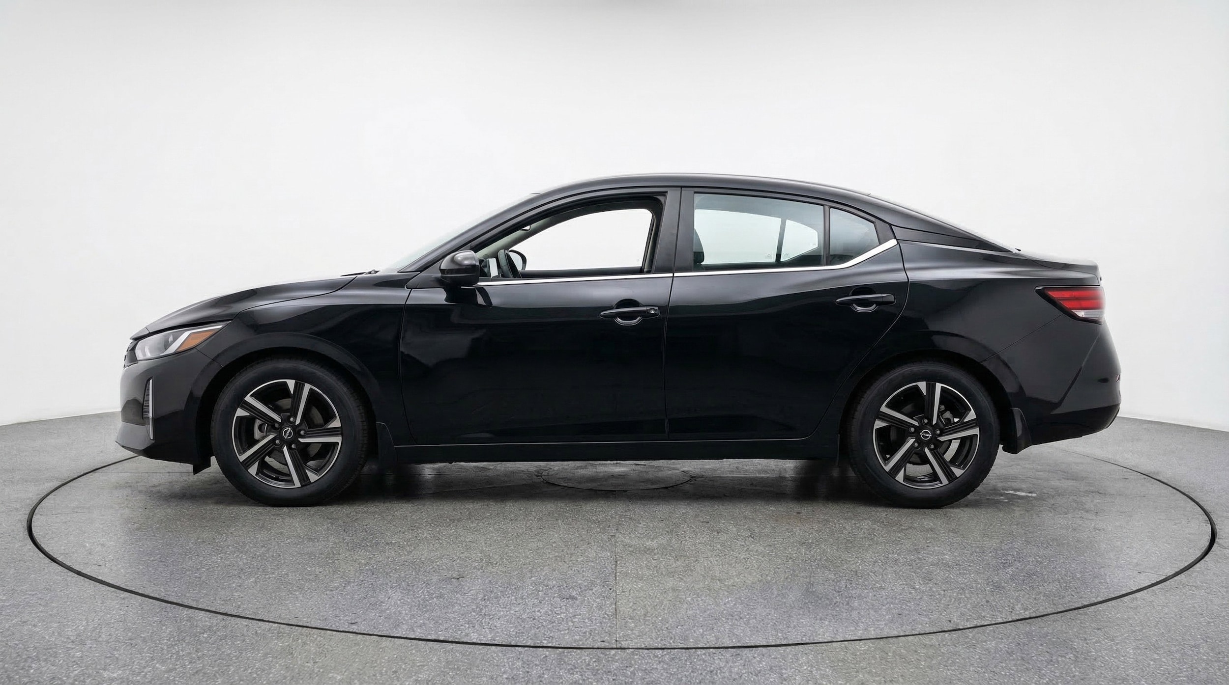 Thumbnail: 2025 Nissan Sentra - 5