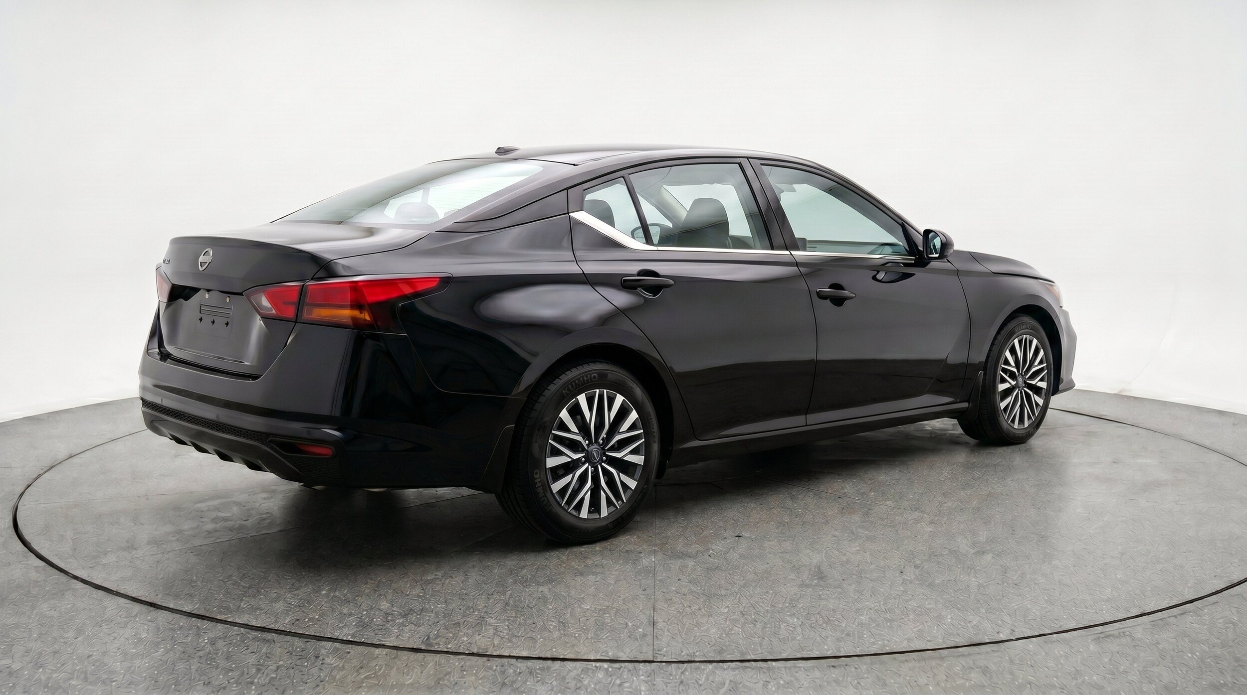 Thumbnail: 2025 Nissan Altima - 9