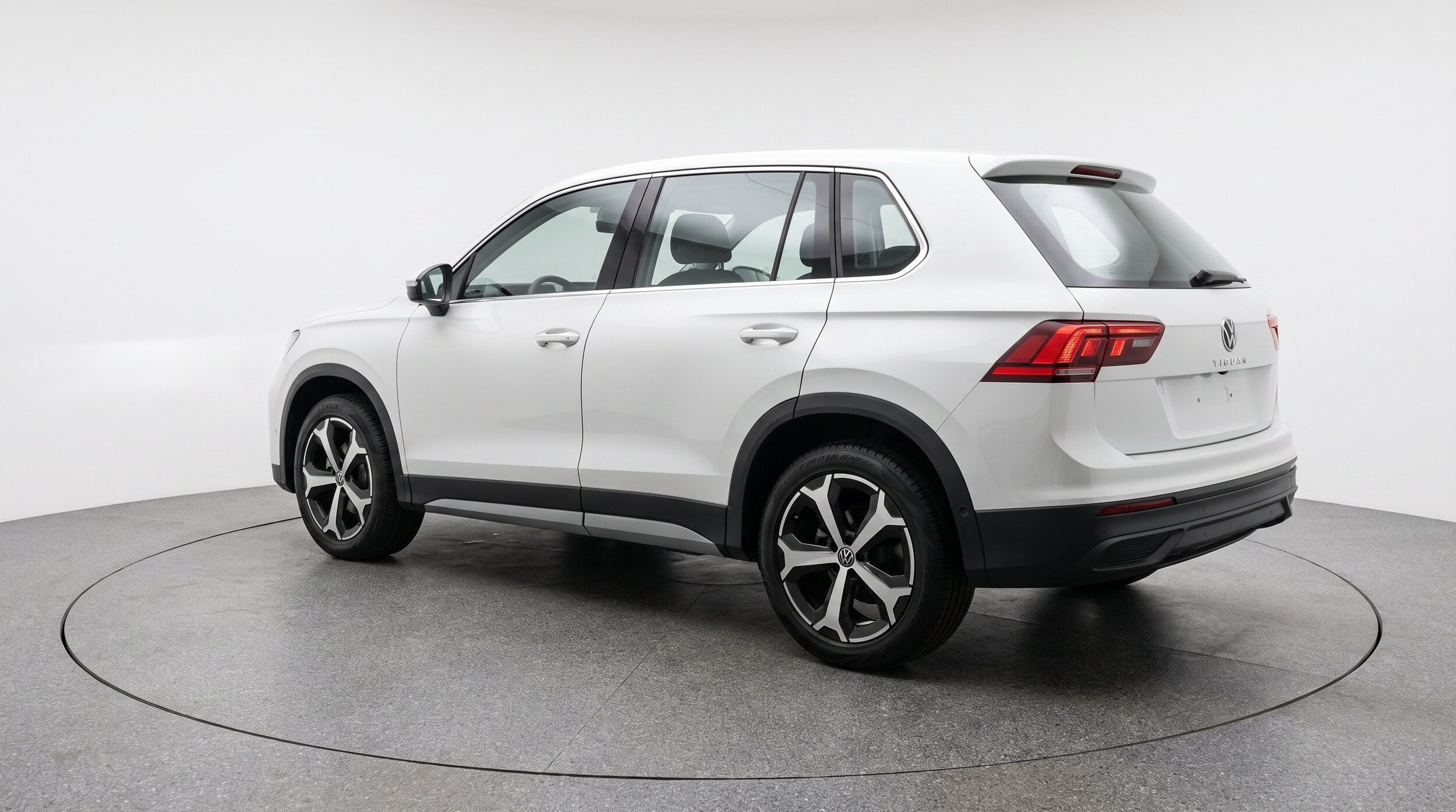 Thumbnail: 2026 Volkswagen Tiguan - 6