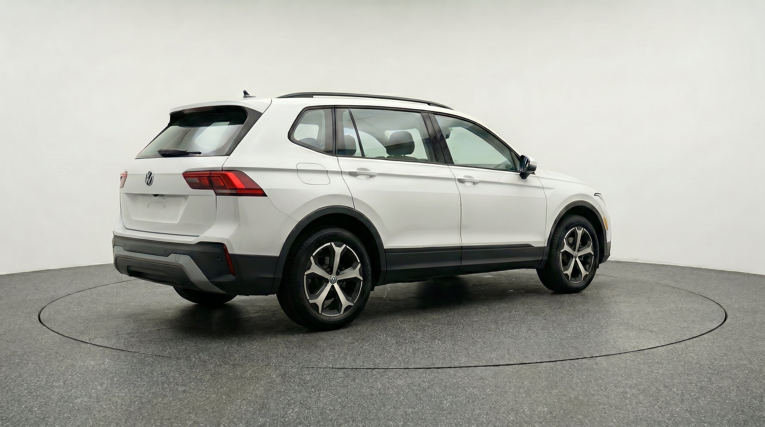 Thumbnail: 2026 Volkswagen Tiguan - 9