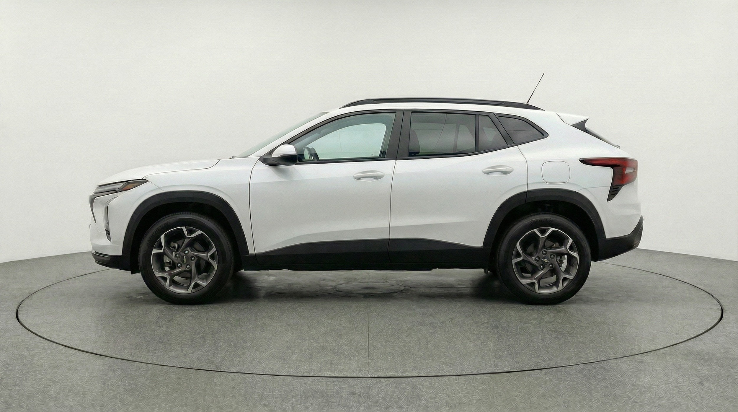 Thumbnail: 2025 Chevrolet Trax - 4