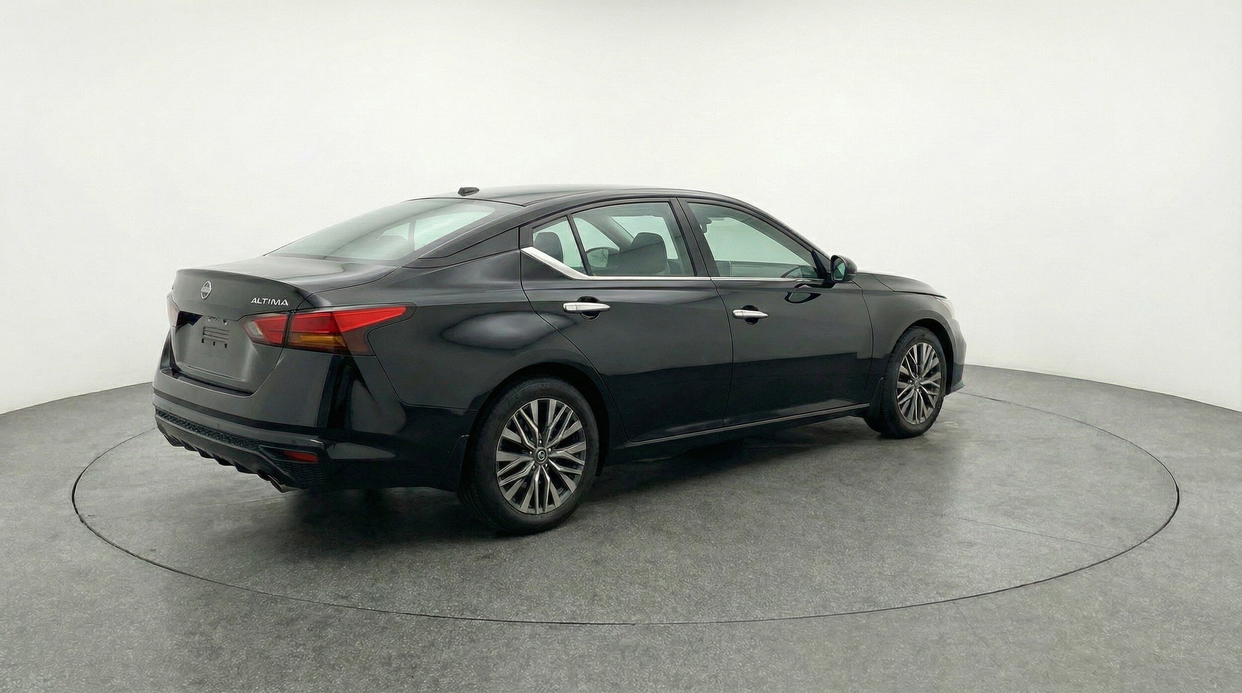 Thumbnail: 2025 Nissan Altima - 9