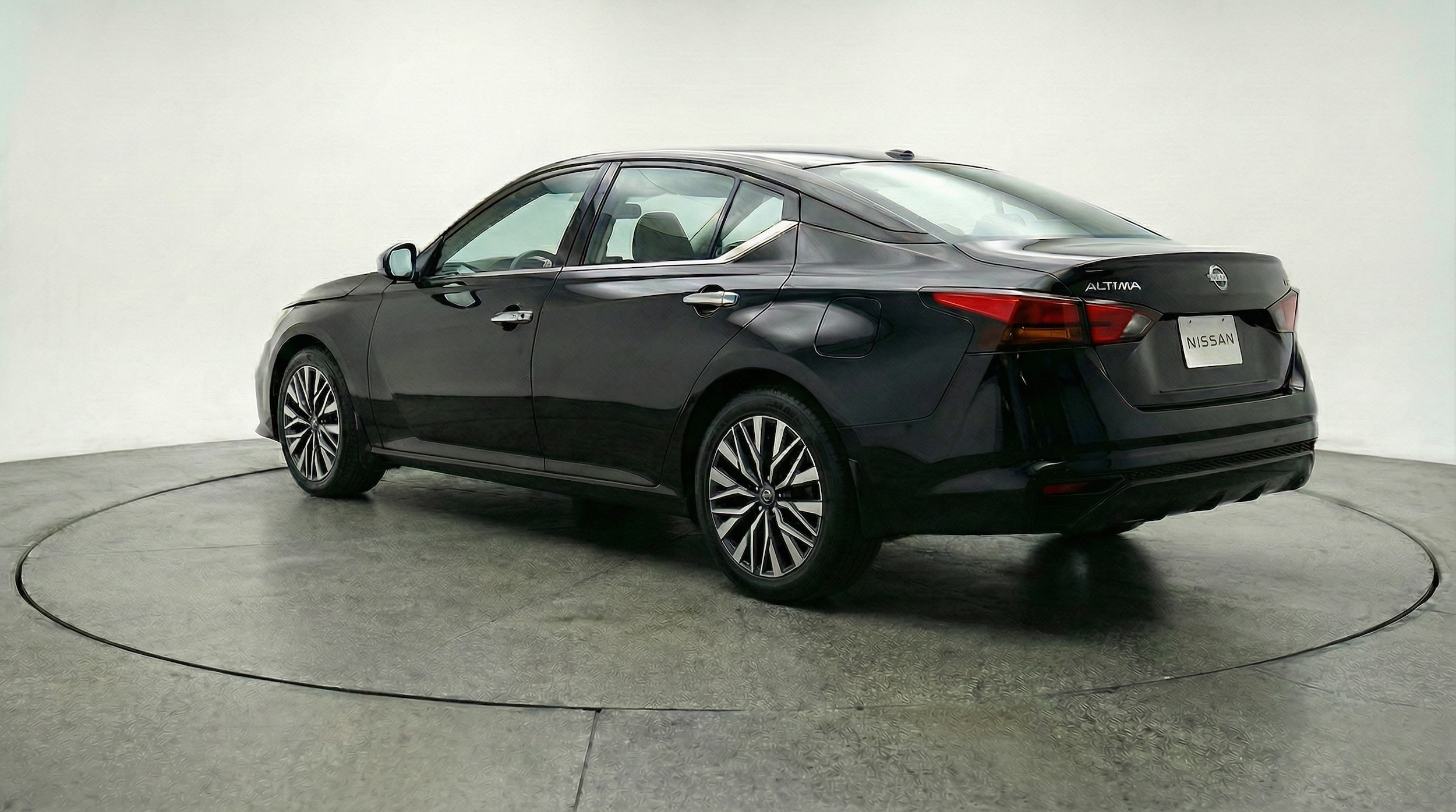 Thumbnail: 2025 Nissan Altima - 5