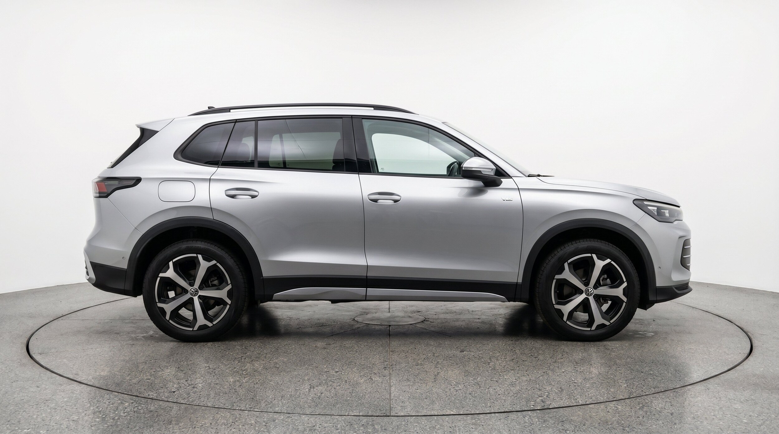 Thumbnail: 2026 Volkswagen Tiguan - 10