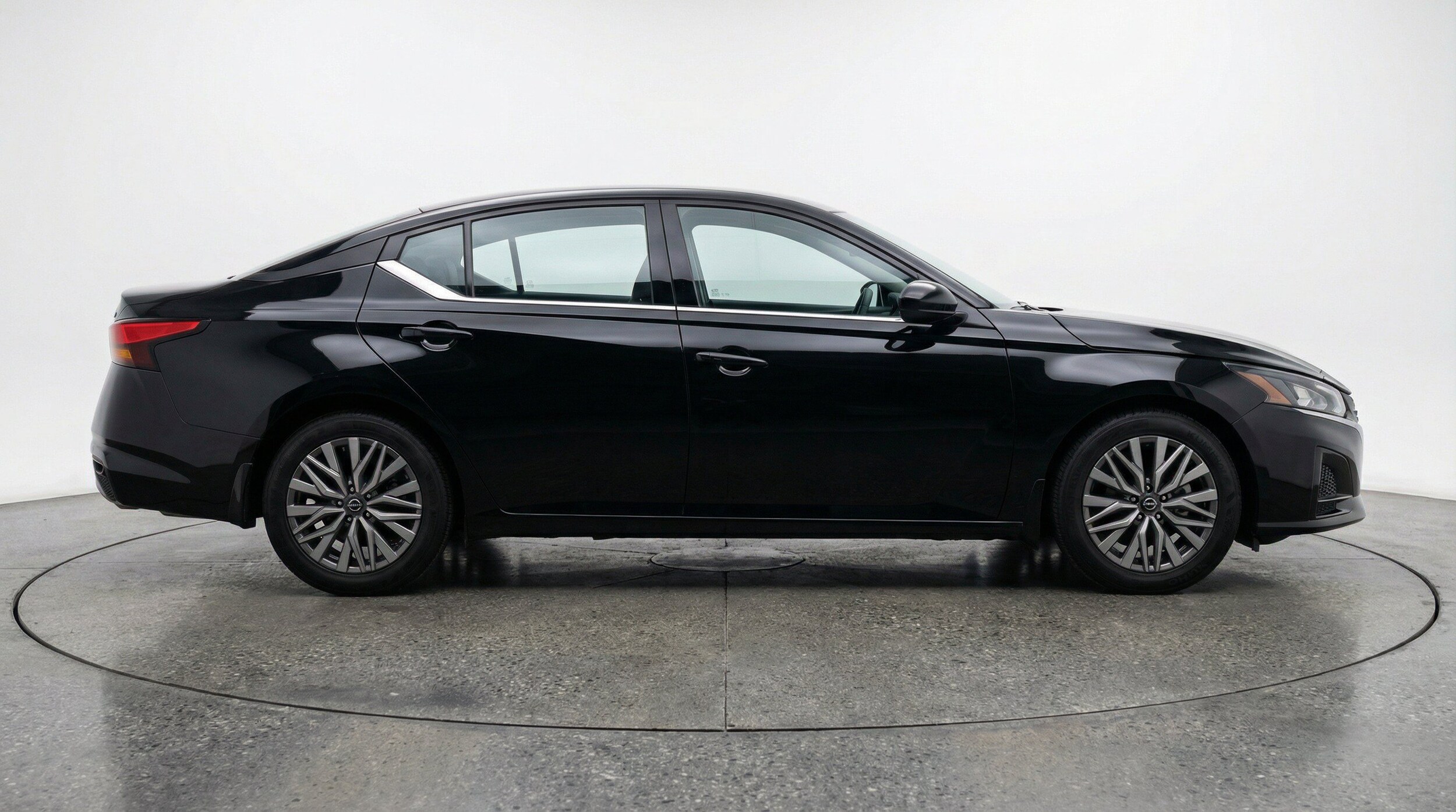 Thumbnail: 2025 Nissan Altima - 11