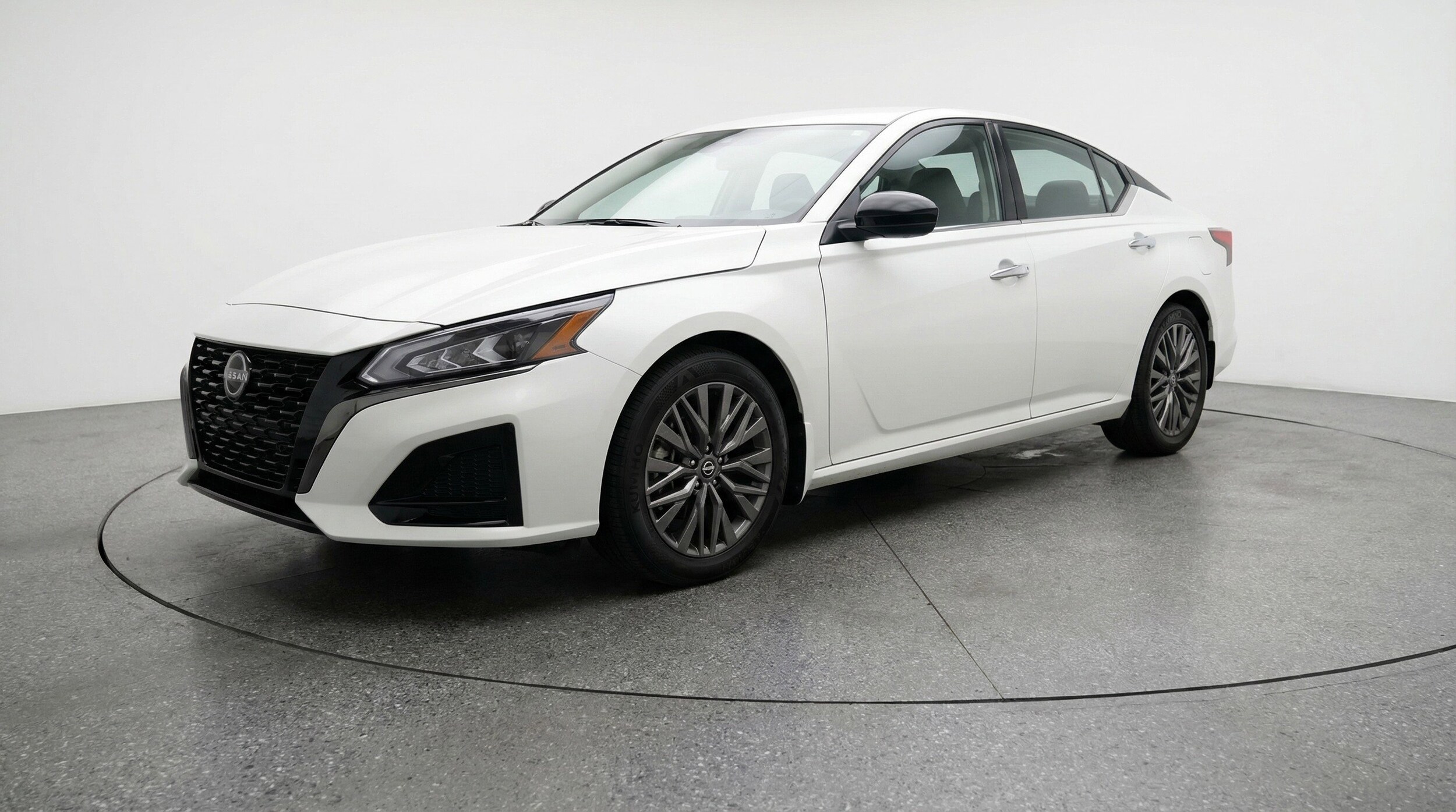 Thumbnail: 2025 Nissan Altima - 3