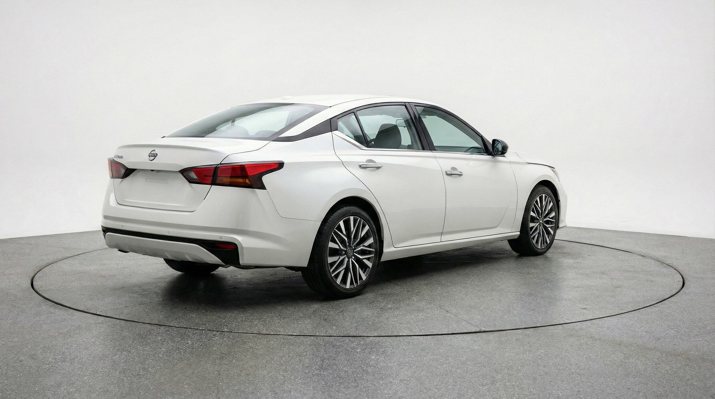 Thumbnail: 2025 Nissan Altima - 9