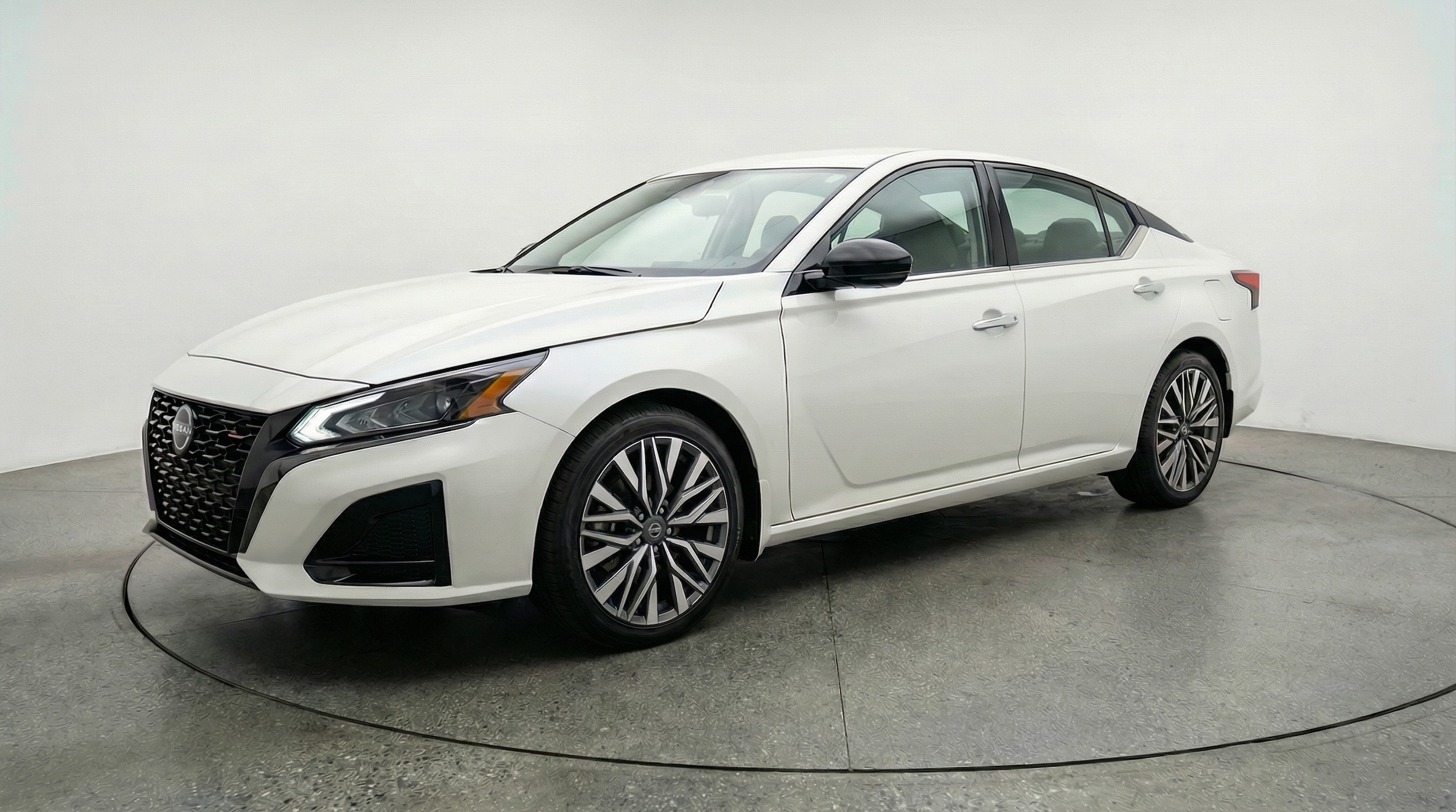 Thumbnail: 2025 Nissan Altima - 3