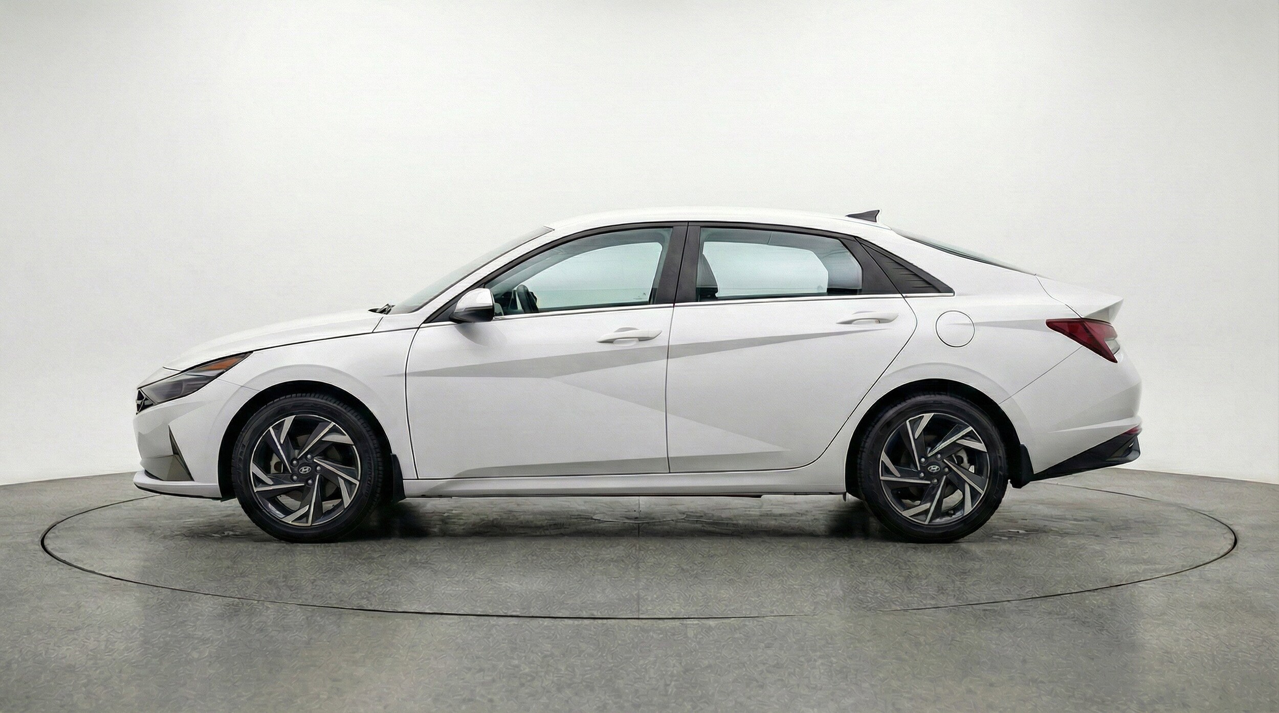 Thumbnail: 2025 Hyundai Elantra - 5